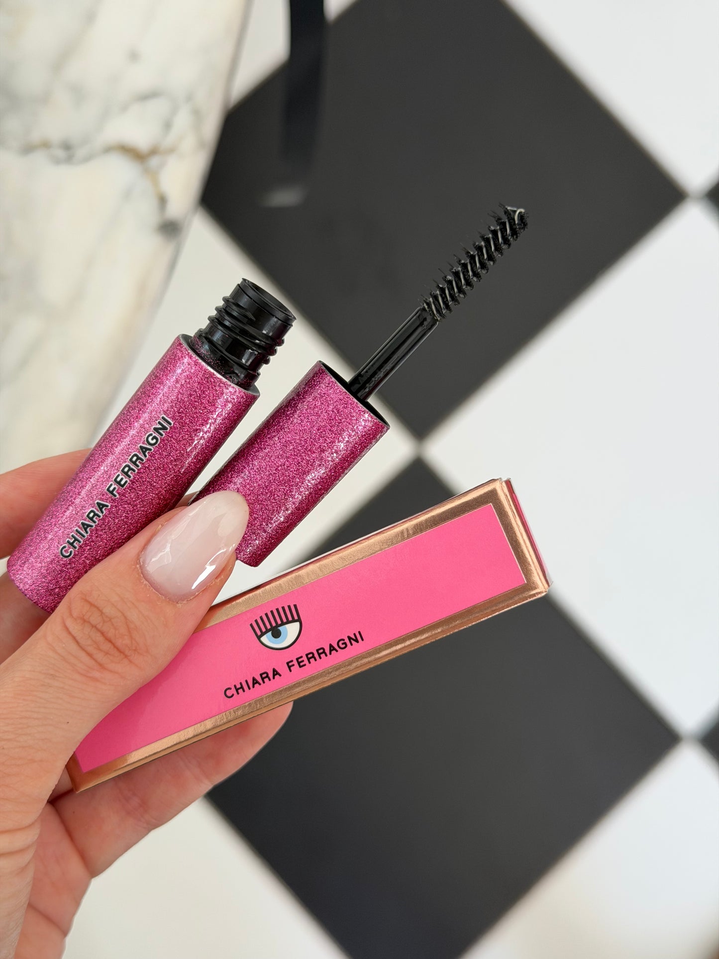 CHIARA FERRAGNI Brow Gel - Don’t Move