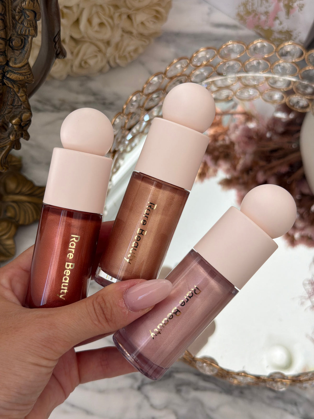 RARE BEAUTY Positive Light Liquid Luminizer - Flaunt