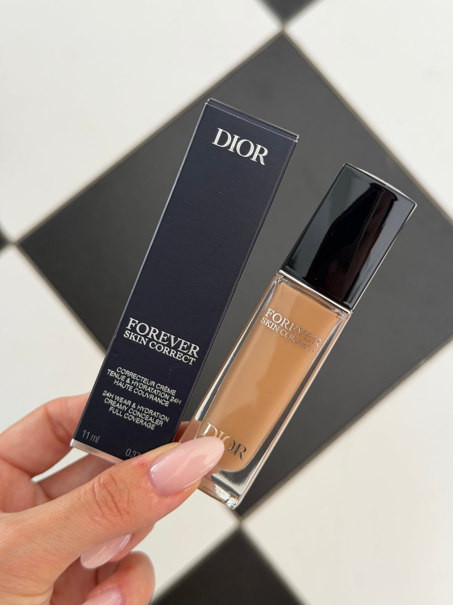 DIOR Forever Skin Correct (3.5N)
Full-Coverage Concealer - 24h Hydration and Wear - No Transfer