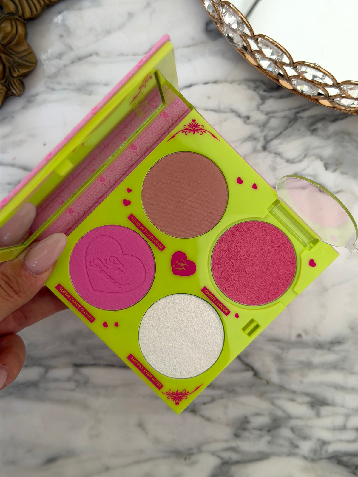 TOO FACED Fairytale Crush
Limited Edition Blush & Highlighter Palette