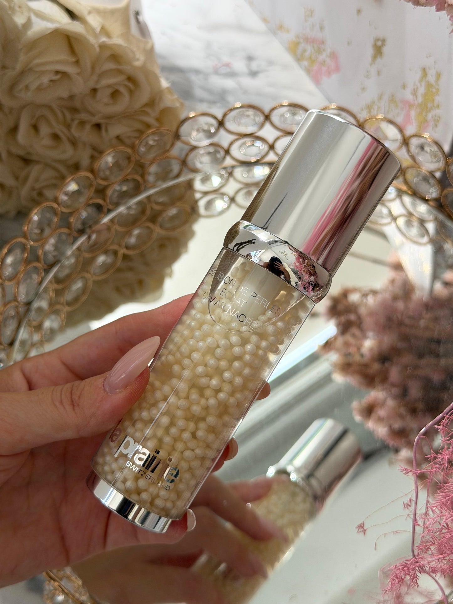 LA PRAIRIE White Caviar
Pearl Infusion
Illuminating And Firming Light-Infused Face Serum