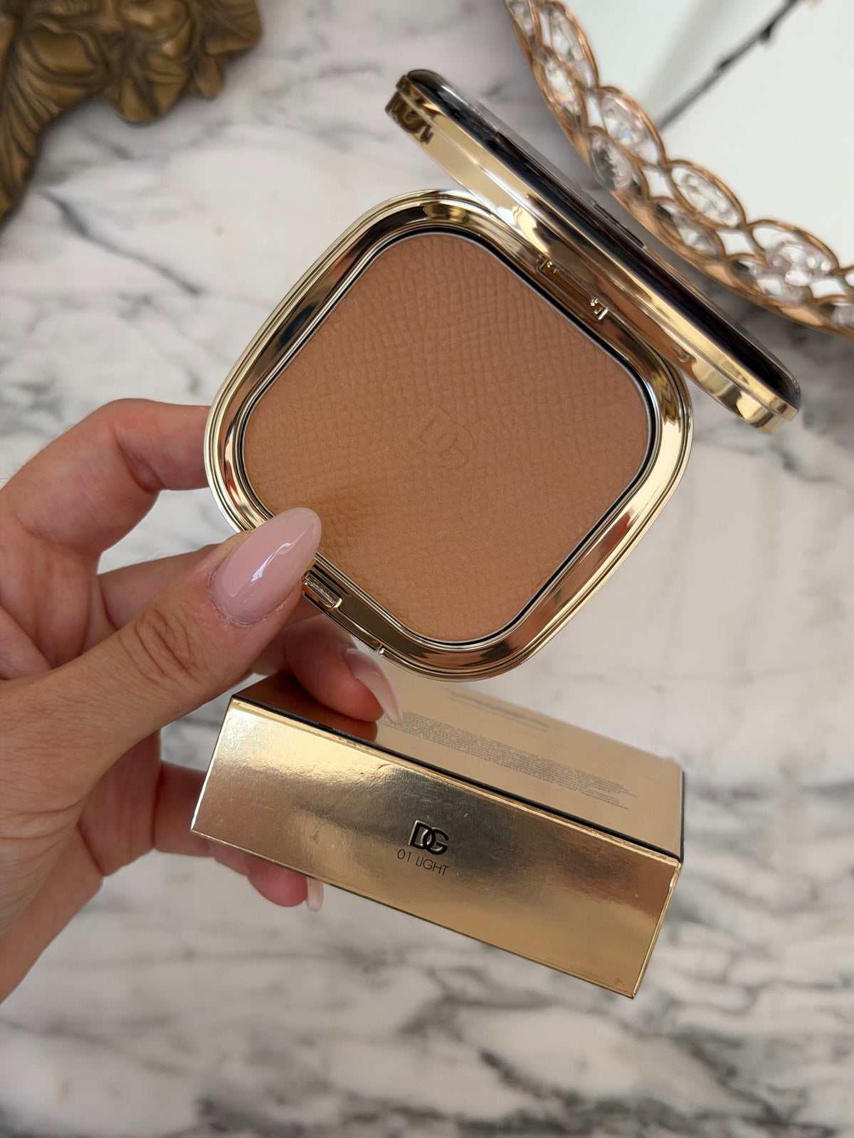 DOLCE&GABBANA Face&Eyes Match
Lasting Bronzer & Eyeshadow Powder (01)