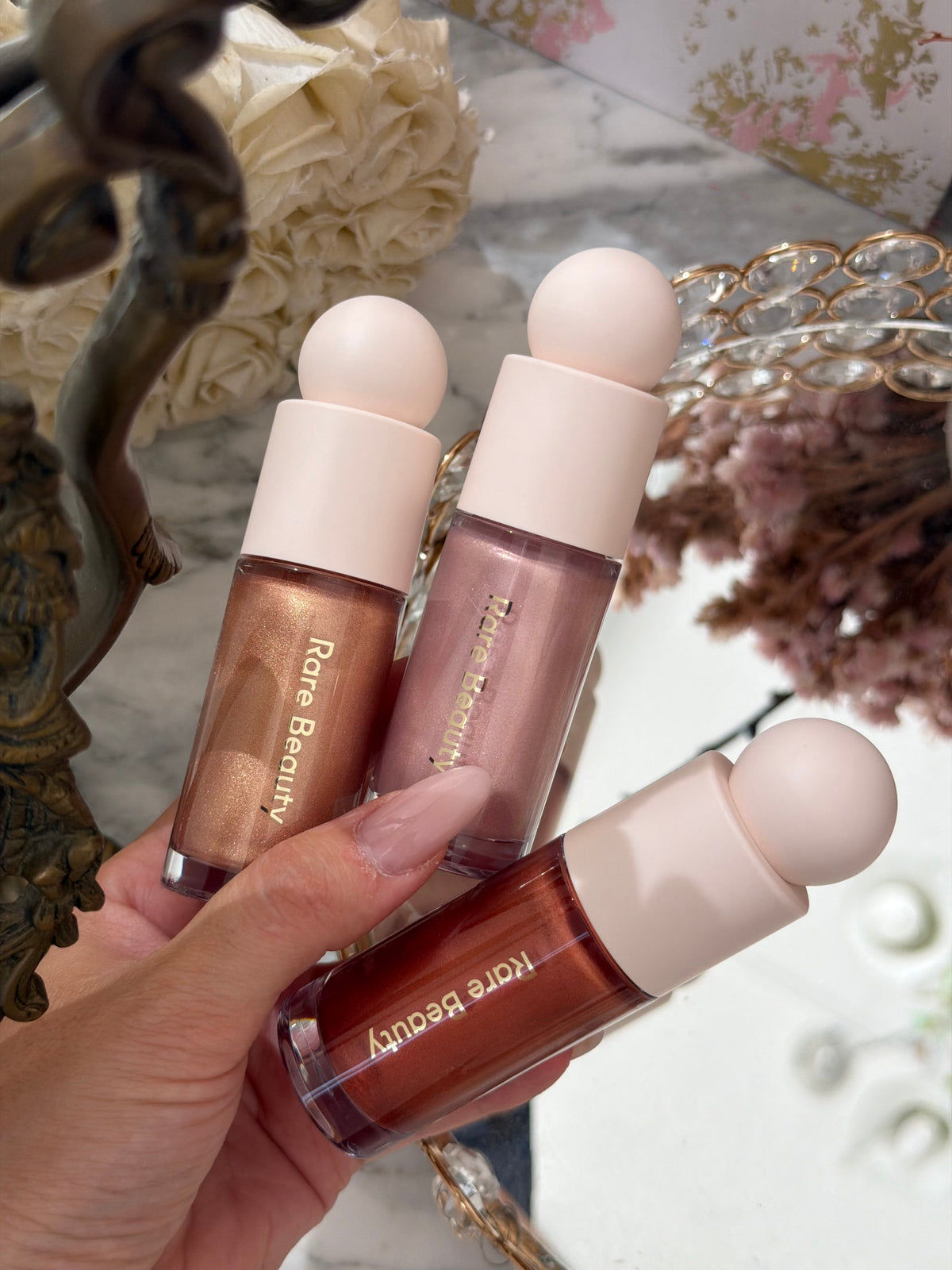 RARE BEAUTY Positive Light Liquid Luminizer - Flaunt
