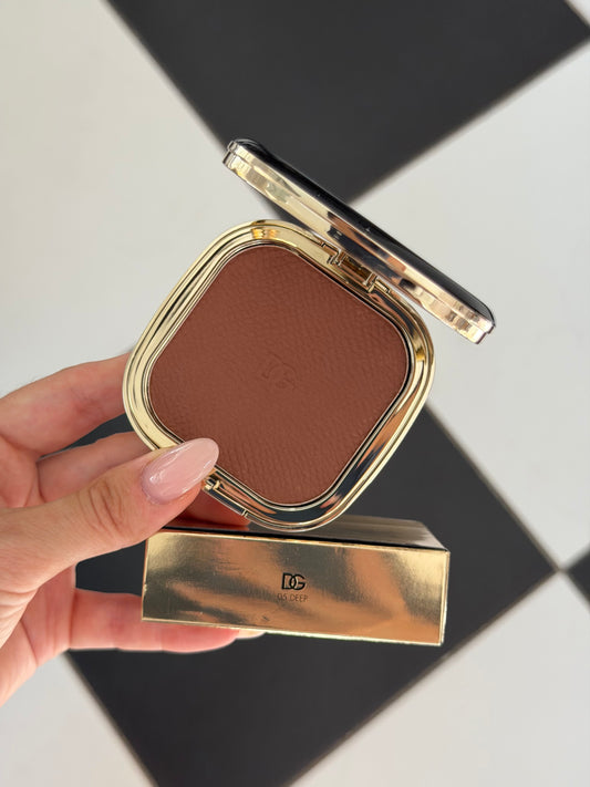 DOLCE&GABBANA Face&Eyes Match
Lasting Bronzer & Eyeshadow Powder (05)