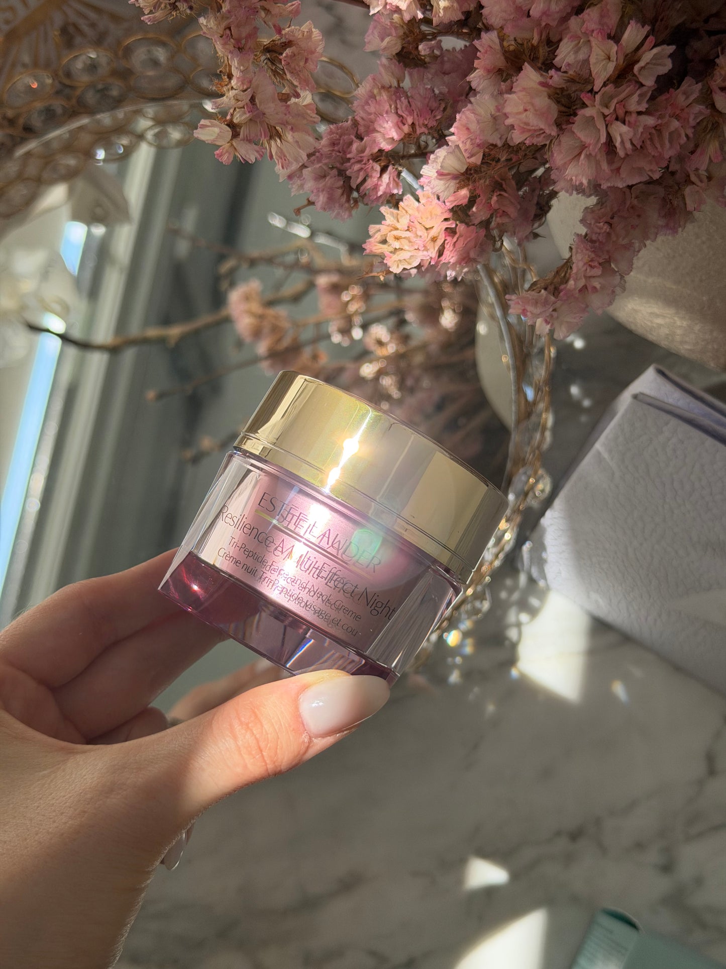 ESTEE LAUDER Resilience Multi-Effect Night
Tri-Peptide Face and Neck Creme SPF15
