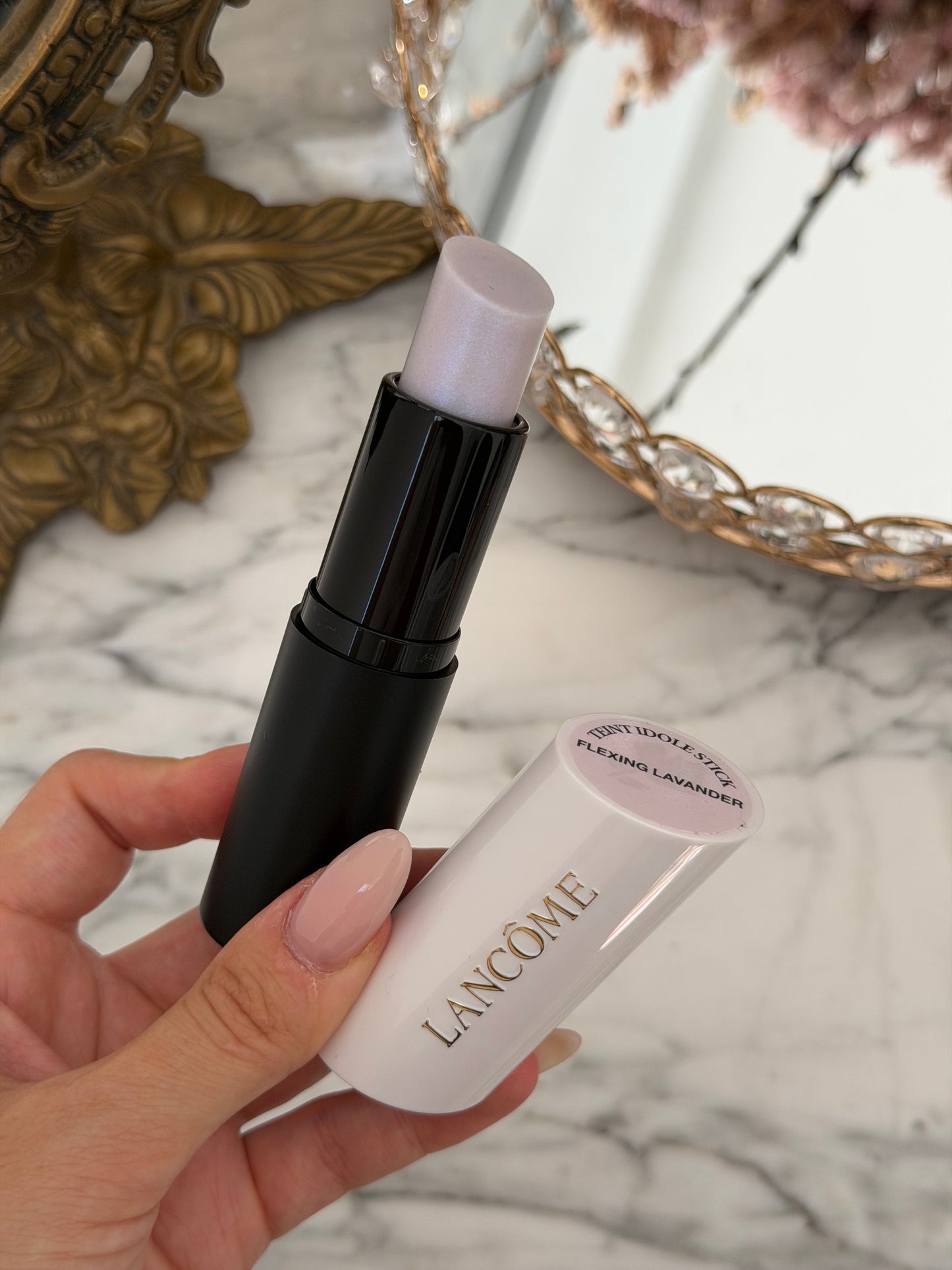 LANCOME Teint Idole Ultra Wear Shape Highlighter Stick - Flexing Lavander
