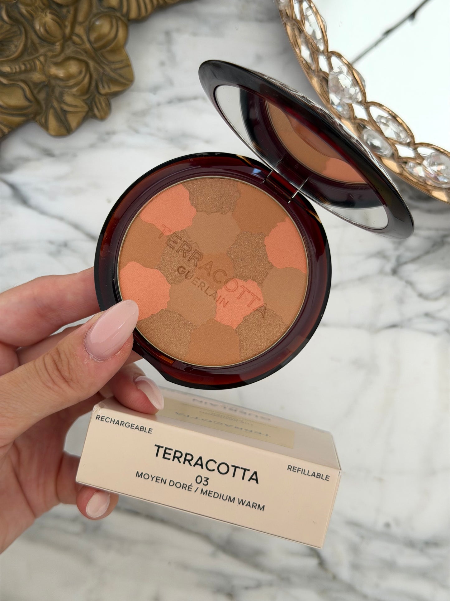 GUERLAIN Terracotta Light The Sun-Kissed Natural Healthy Glow Powder (03)
Soft & Blushing Long-Lasting