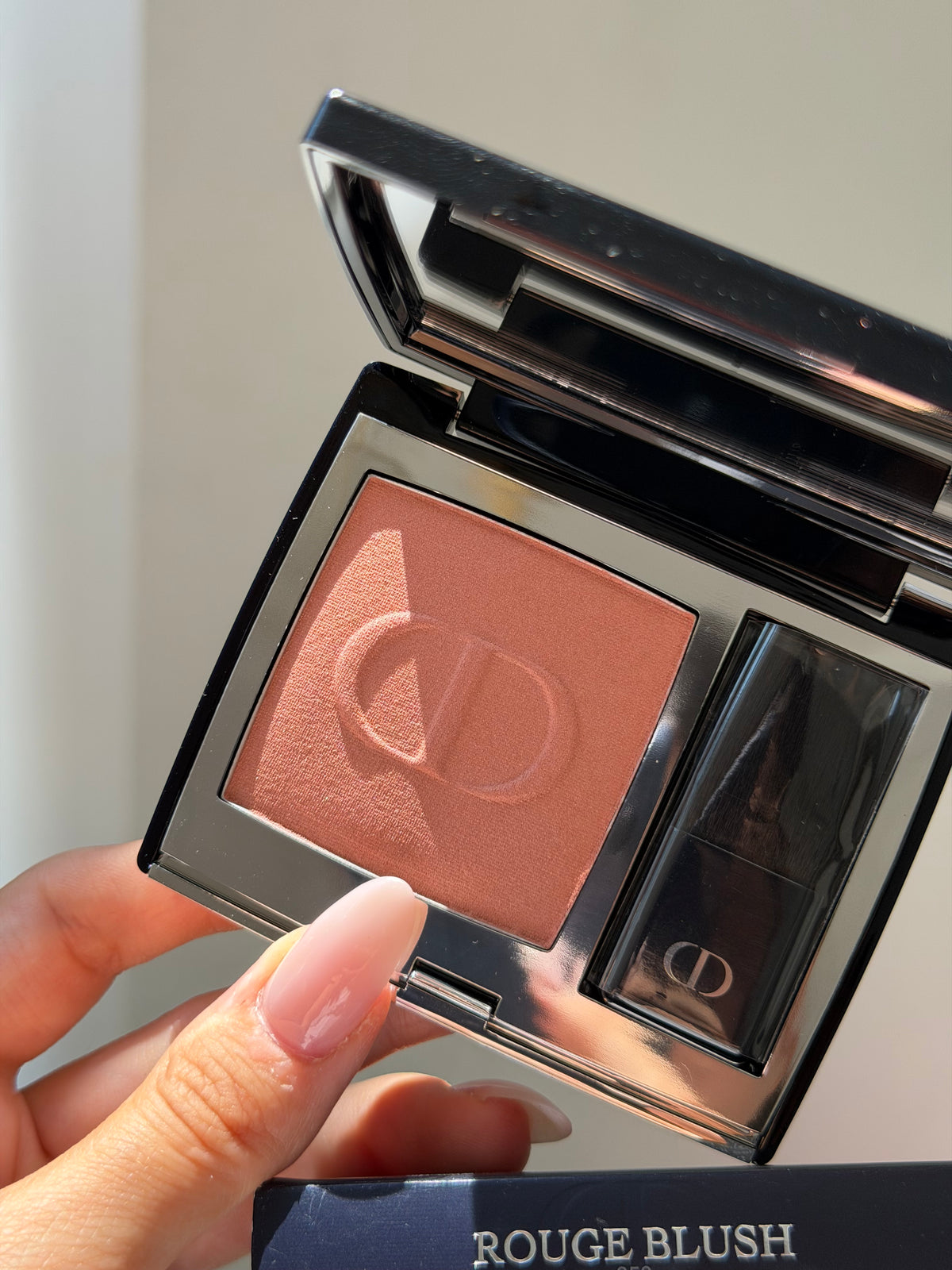 DIOR Rouge Blush Satin
Couture Colour Makeup - Long Wear (959)
