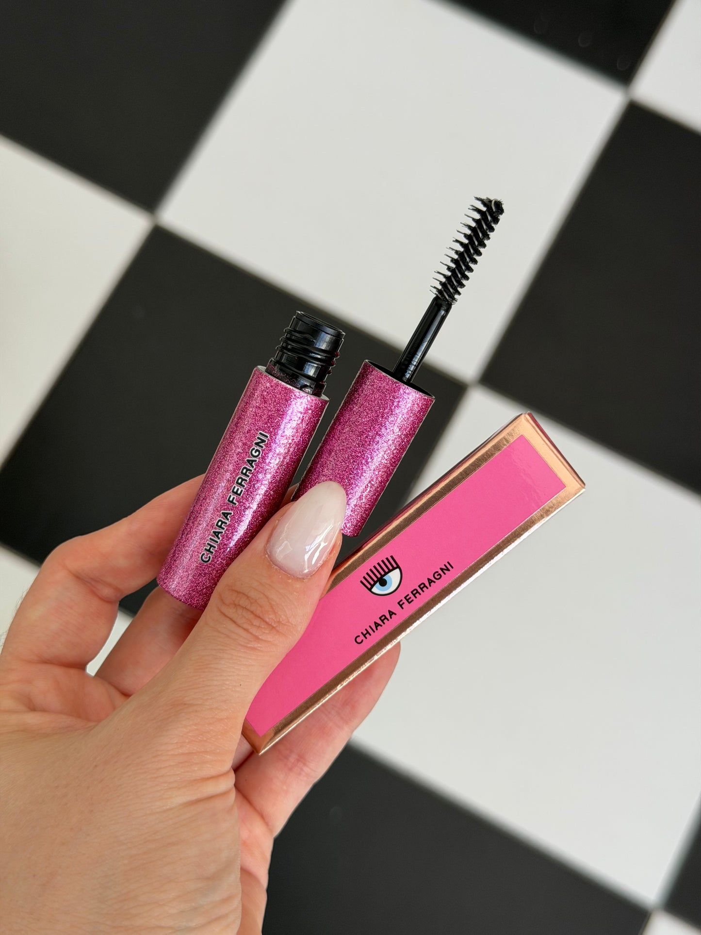 CHIARA FERRAGNI Brow Gel - Don’t Move