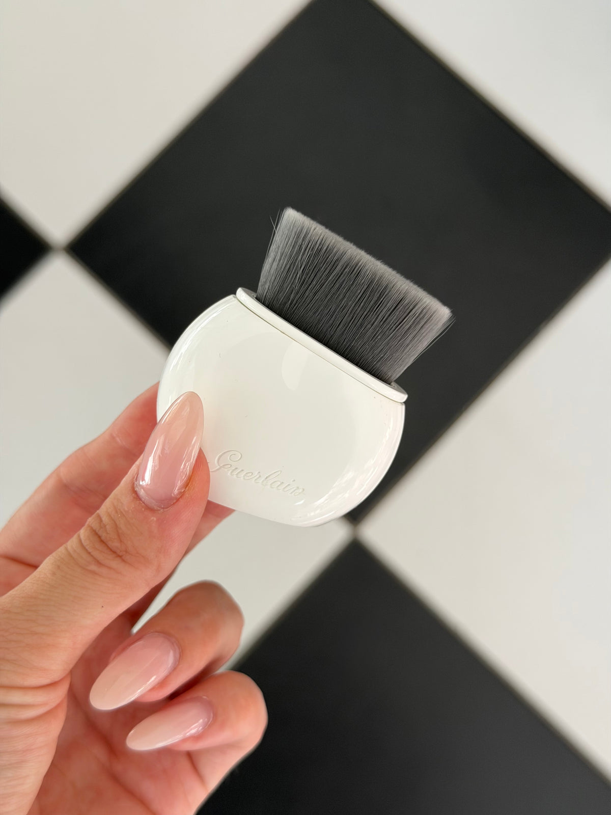 GUERLAIN
L'Essentiel Retractable Foundation Brush