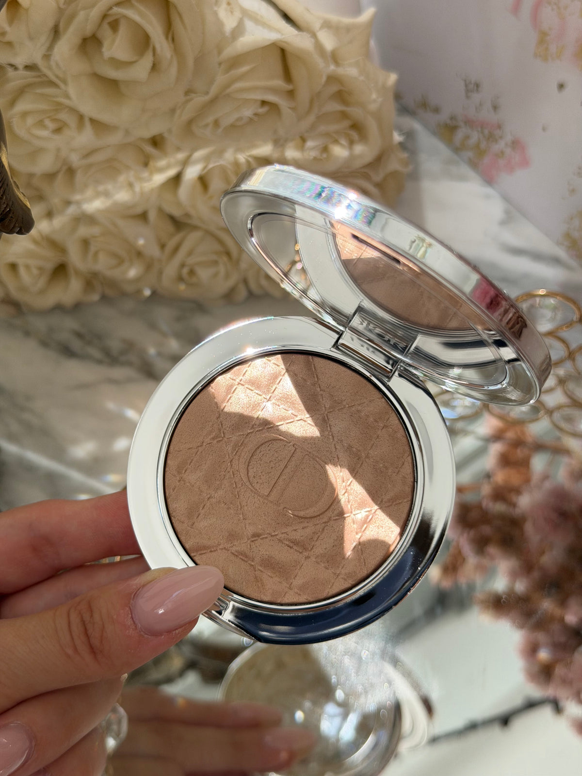 DIOR Forever Glow Luminizer - Illuminating Powder For Face (01)