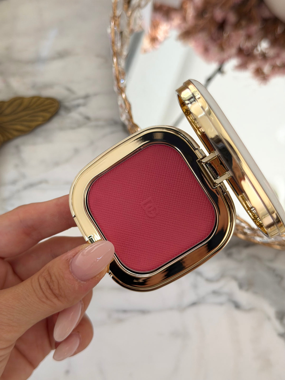 DOLCE&GABBANA
Cheek&Eyes Match - Lasting Blush & Eyshadow Powder (04)