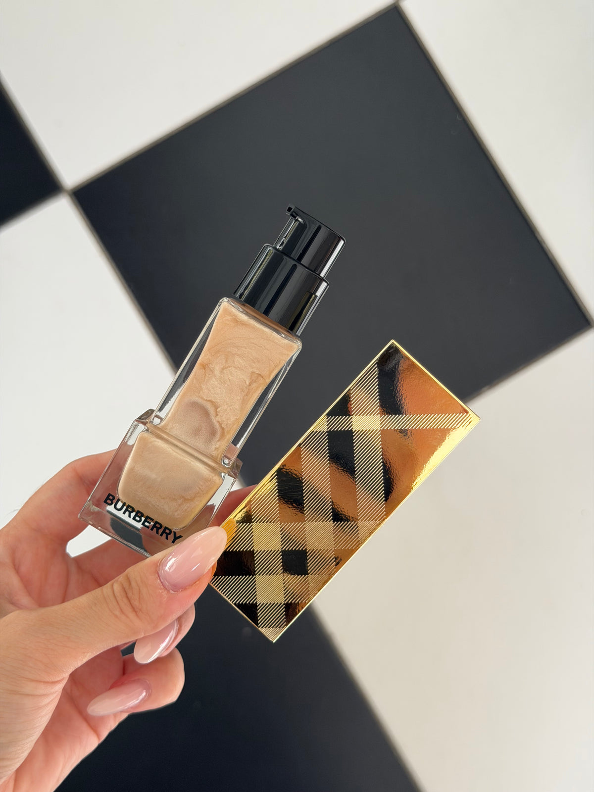 BURBERRY
Beyond Radiance Primer
Bare Glow