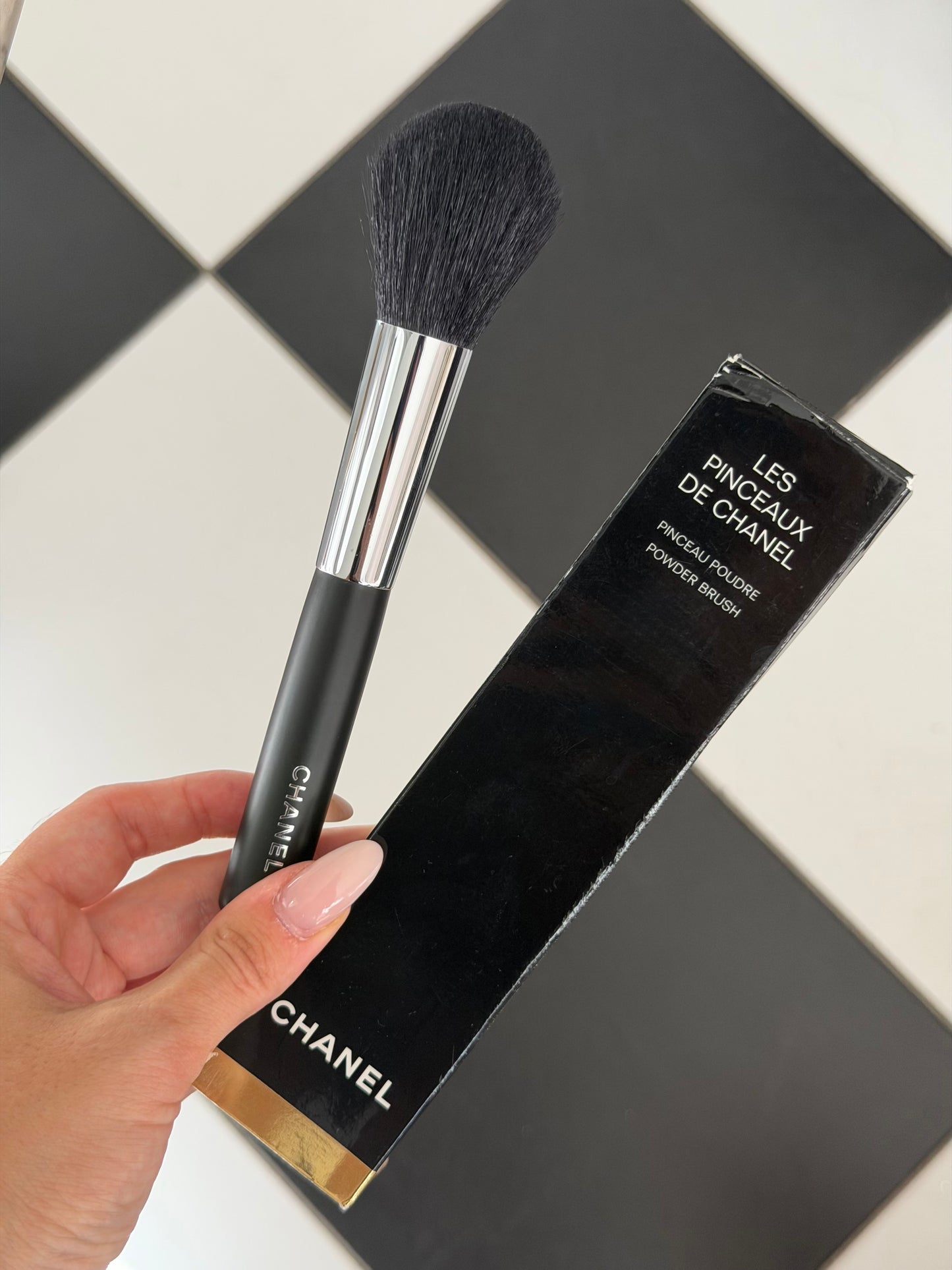 CHANEL Les Pinceaux De Chanel
Powder Brush