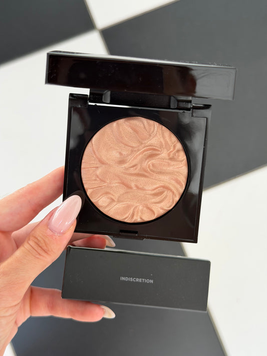 LAURA MERCIER Face Illuminator Highlighting Powder