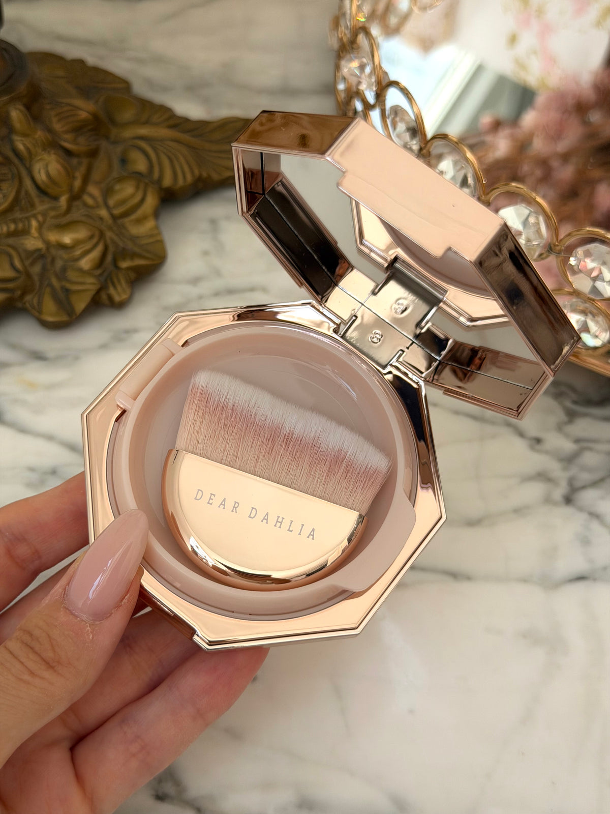 DEAR DAHLIA Blooming Edition
Endless Glow Illuminator - Highlighter