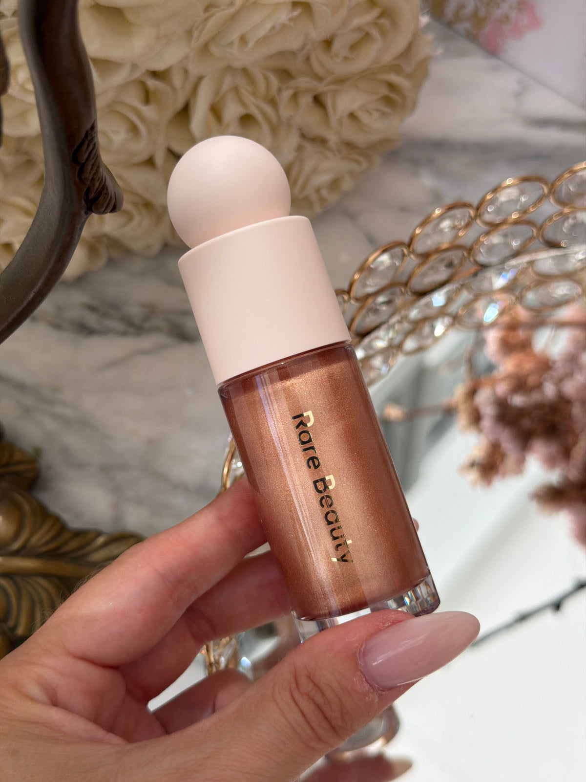 RARE BEAUTY Positive Light Liquid Luminizer - Flaunt