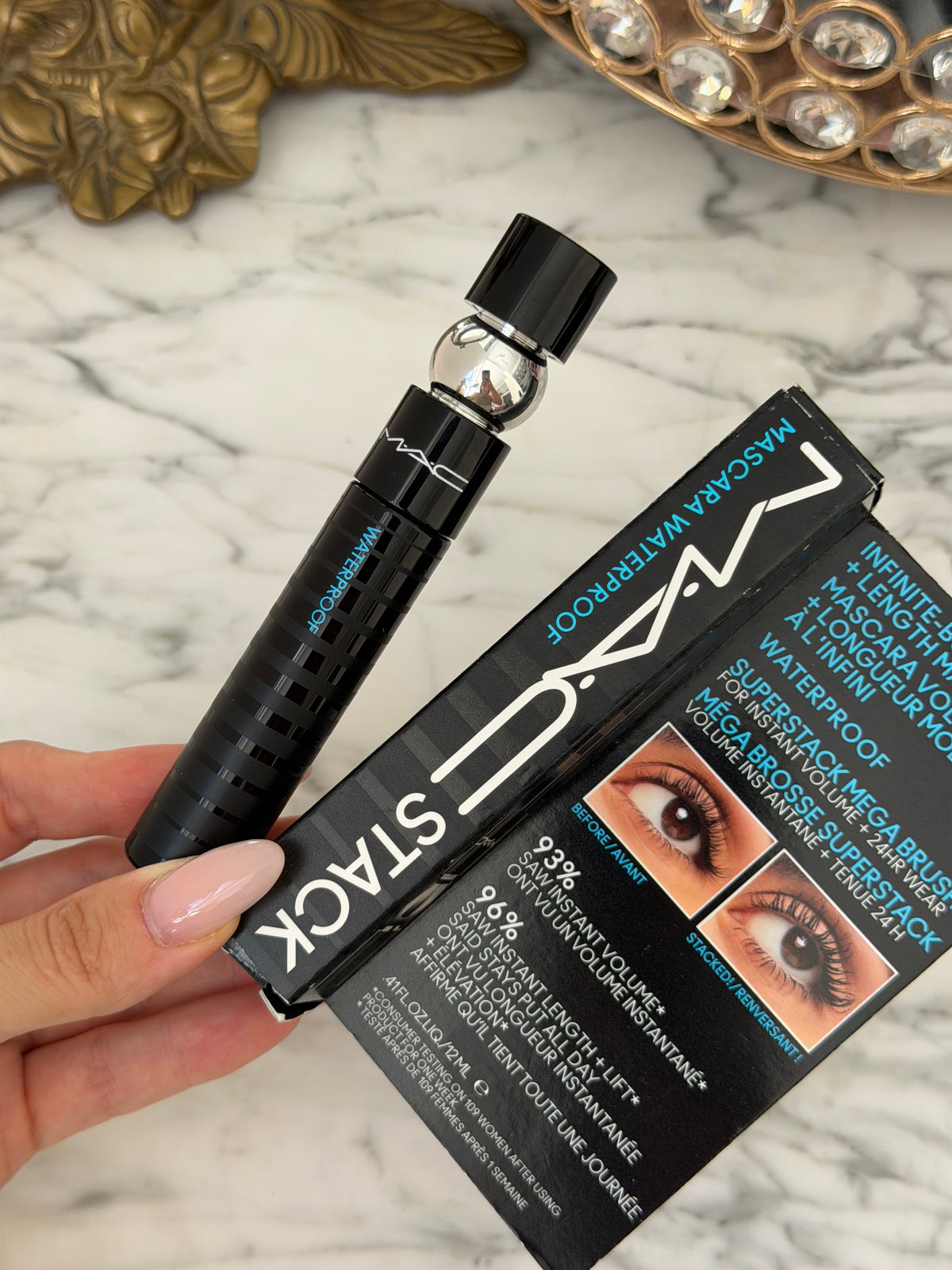 MAC Stack Waterproof Mascara Black
Infinite-Build Volume And Length