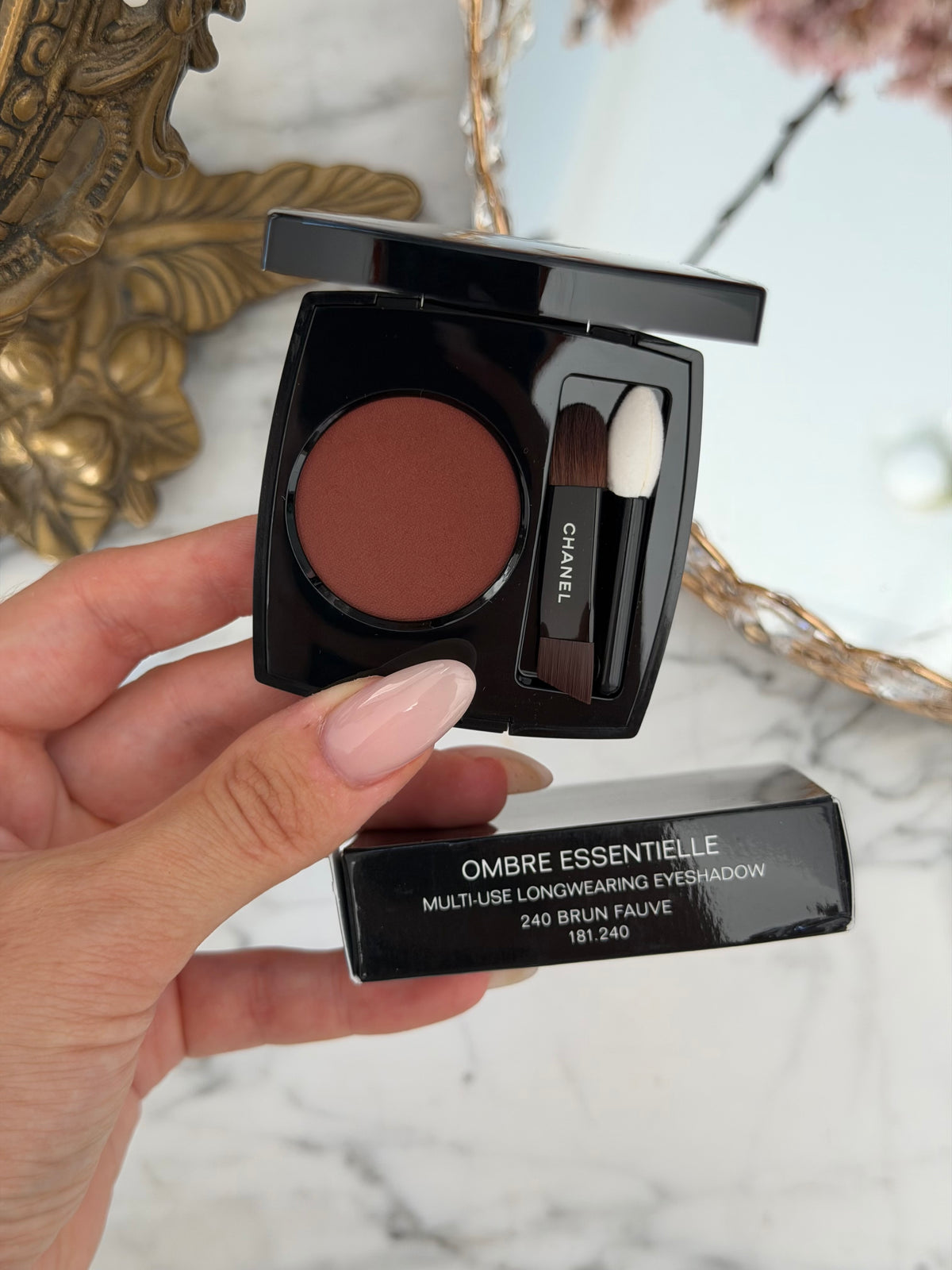 CHANEL Ombre Essentielle Multi-Use Longwearing Eyeshadow (240)