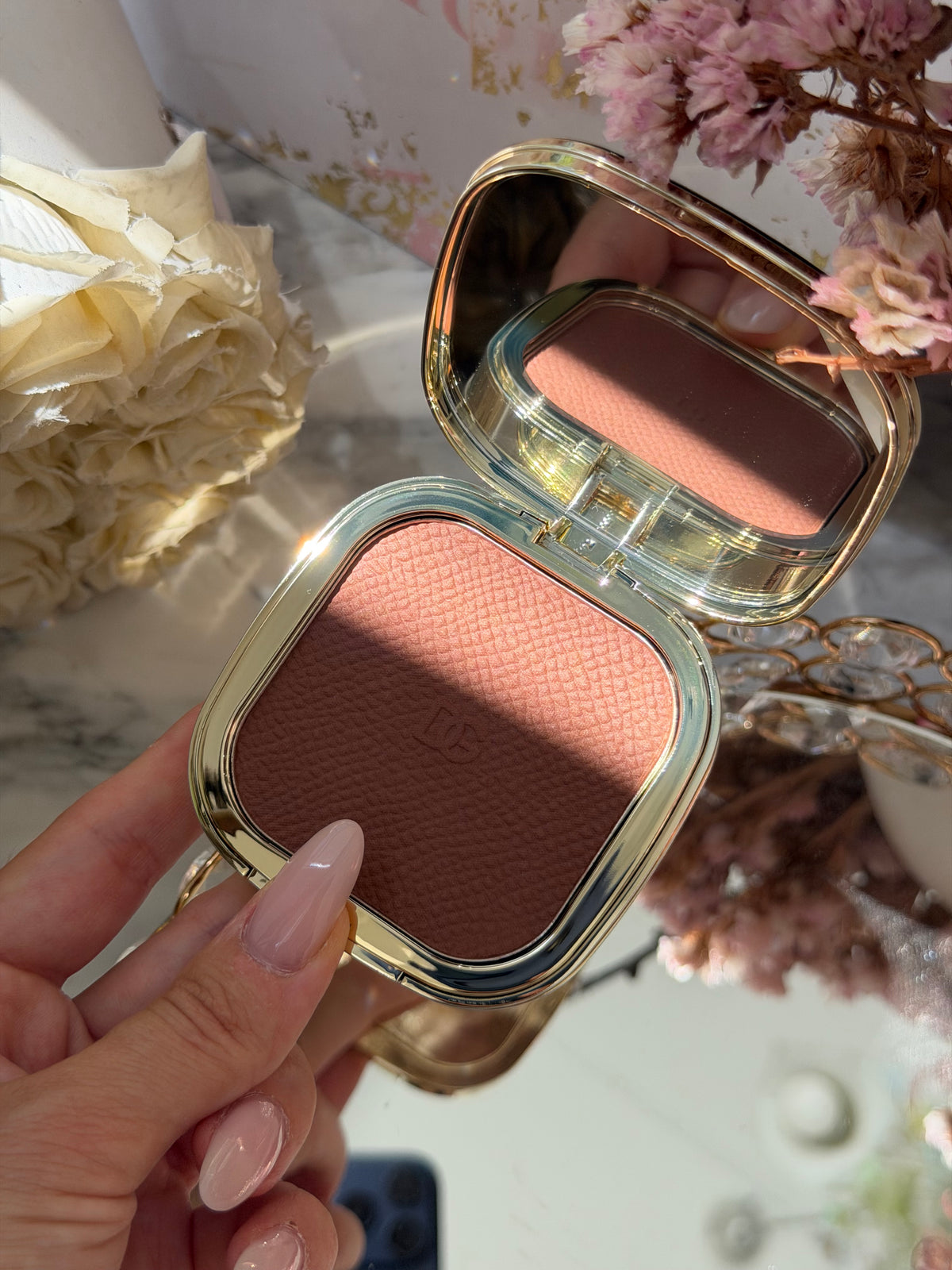 DOLCE&GABBANA Face&Eyes Match
Lasting Bronzer & Eyeshadow Powder (05)