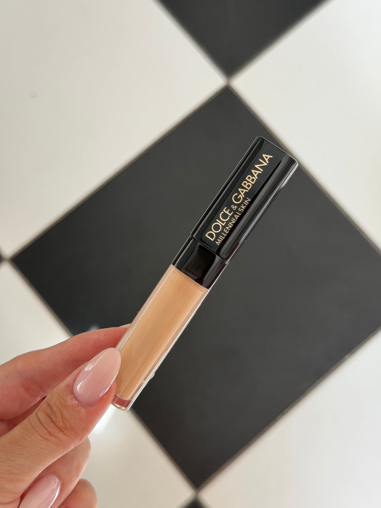 DOLCE&GABBANA
Millennial Skin Longwear Concealer (3)