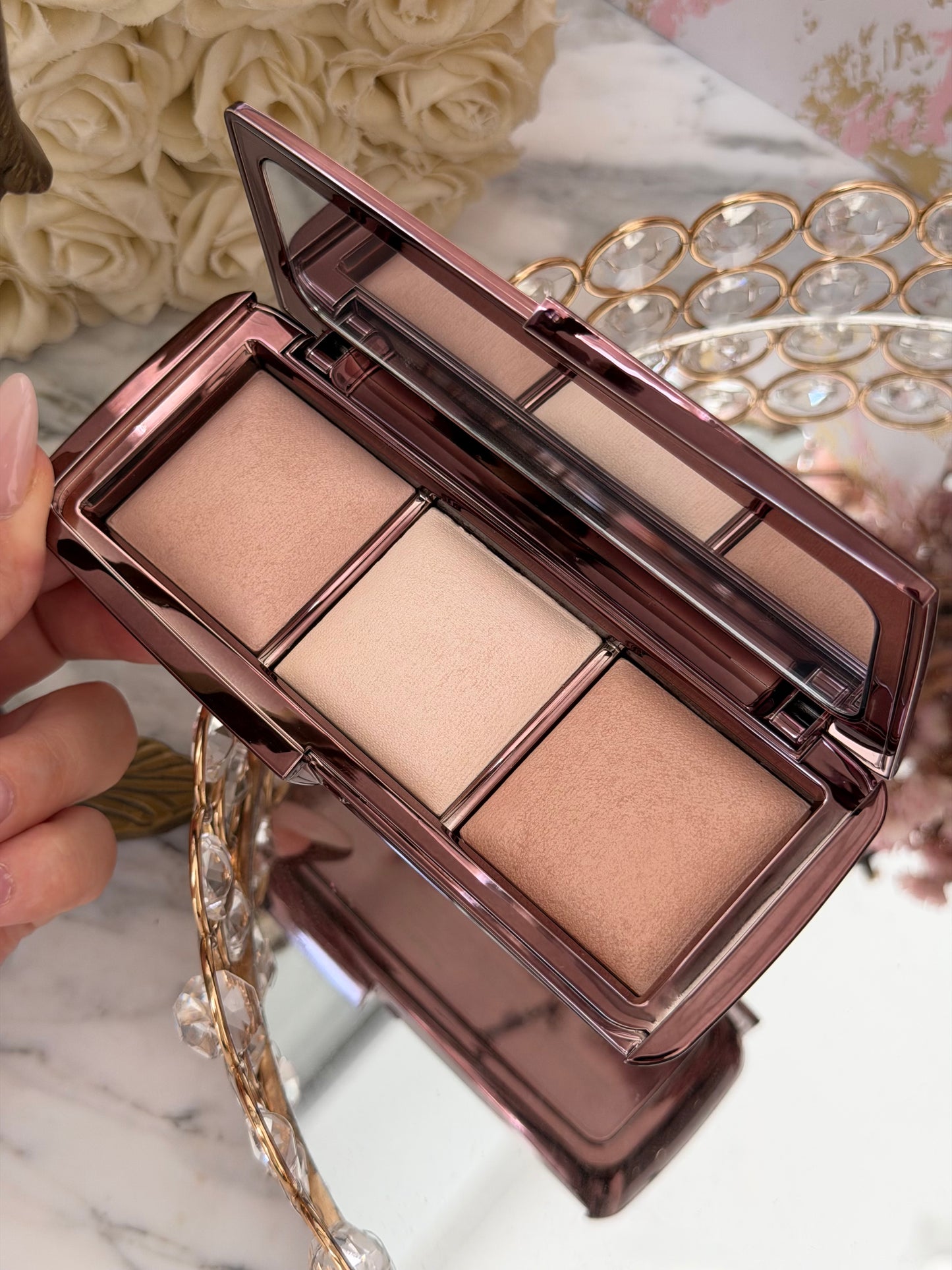 HOURGLASS Ambient Lighting Palette
