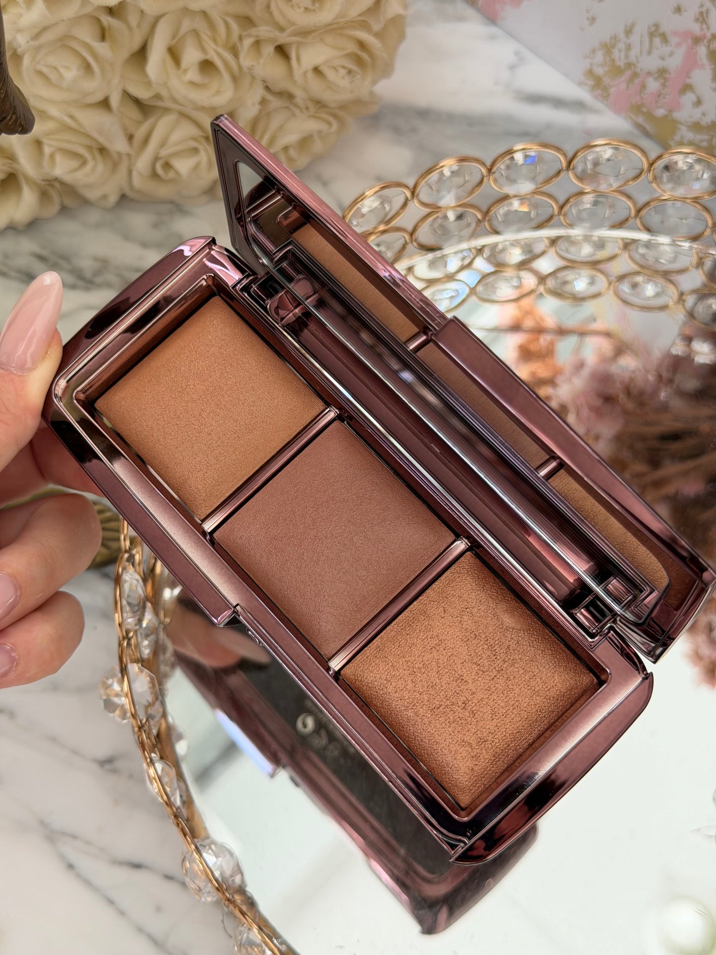 HOURGLASS Ambient Lighting Palette - Volume III