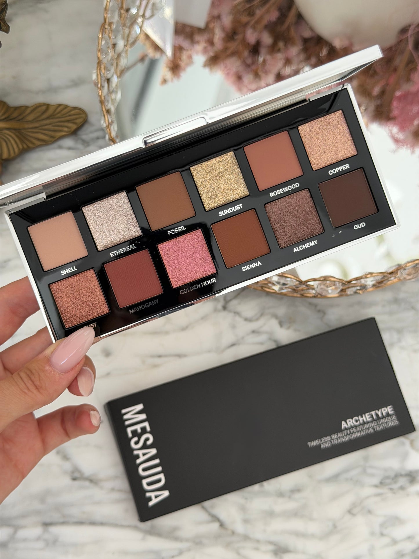 MESAUDA Archetype Eyeshadow (102) - Timeless Beauty Featuring Unique And Transformative Textures