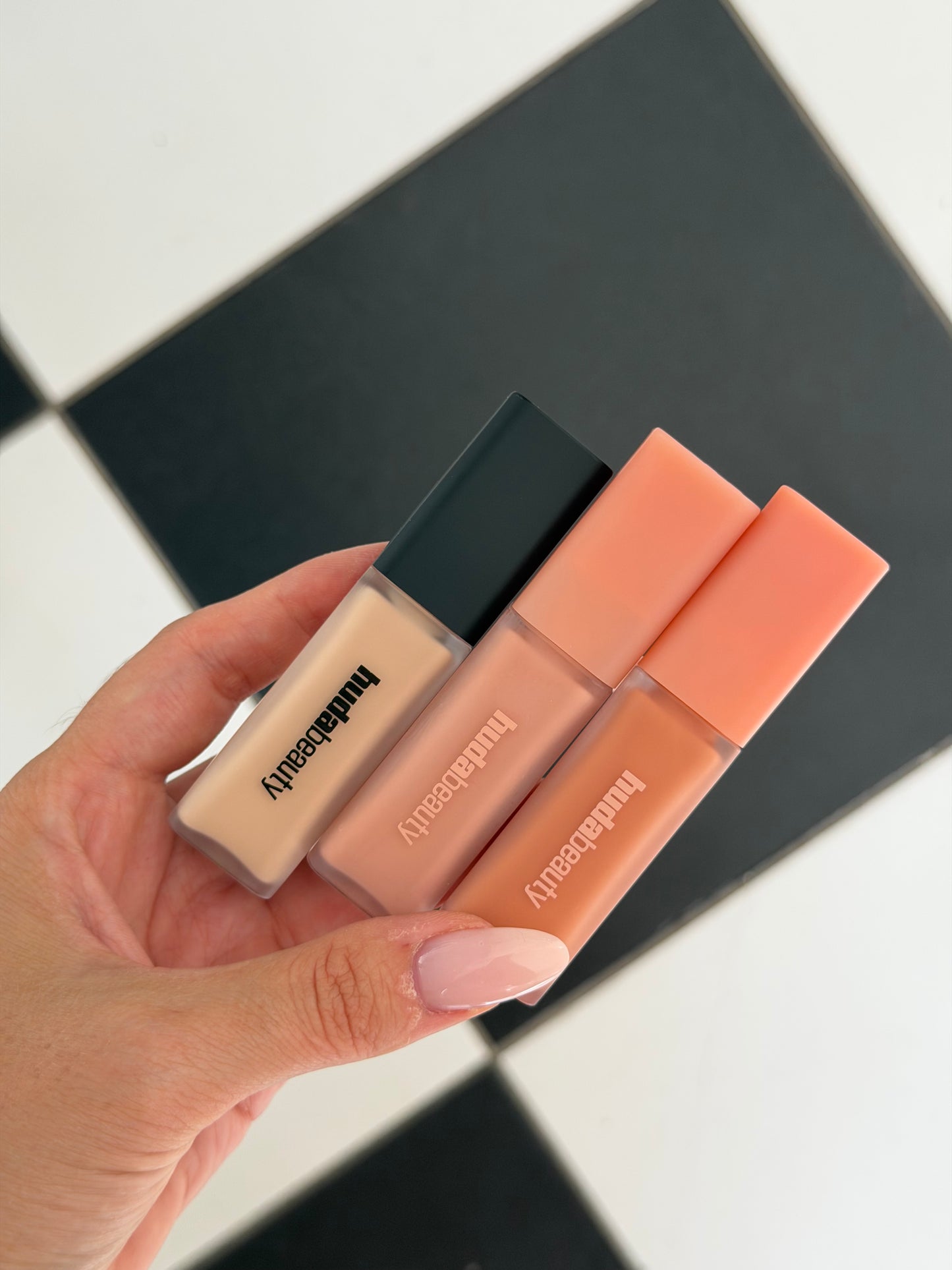 HUDA BEAUTY FauxFilter Luminous Matte Concealer (2.7N)