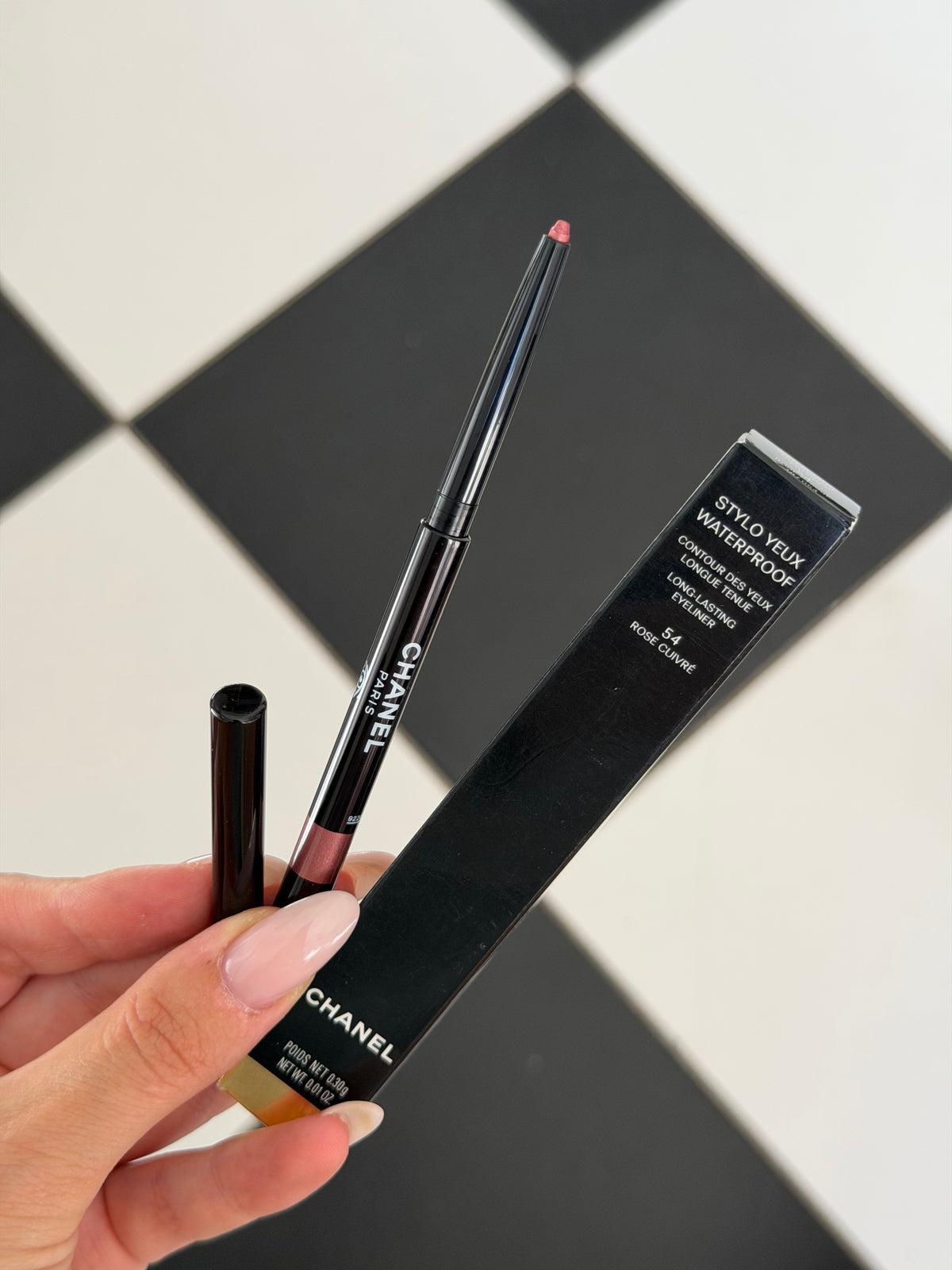 CHANEL Stylo Eyes Waterproof (54)
Long-Lasting Eyeliner