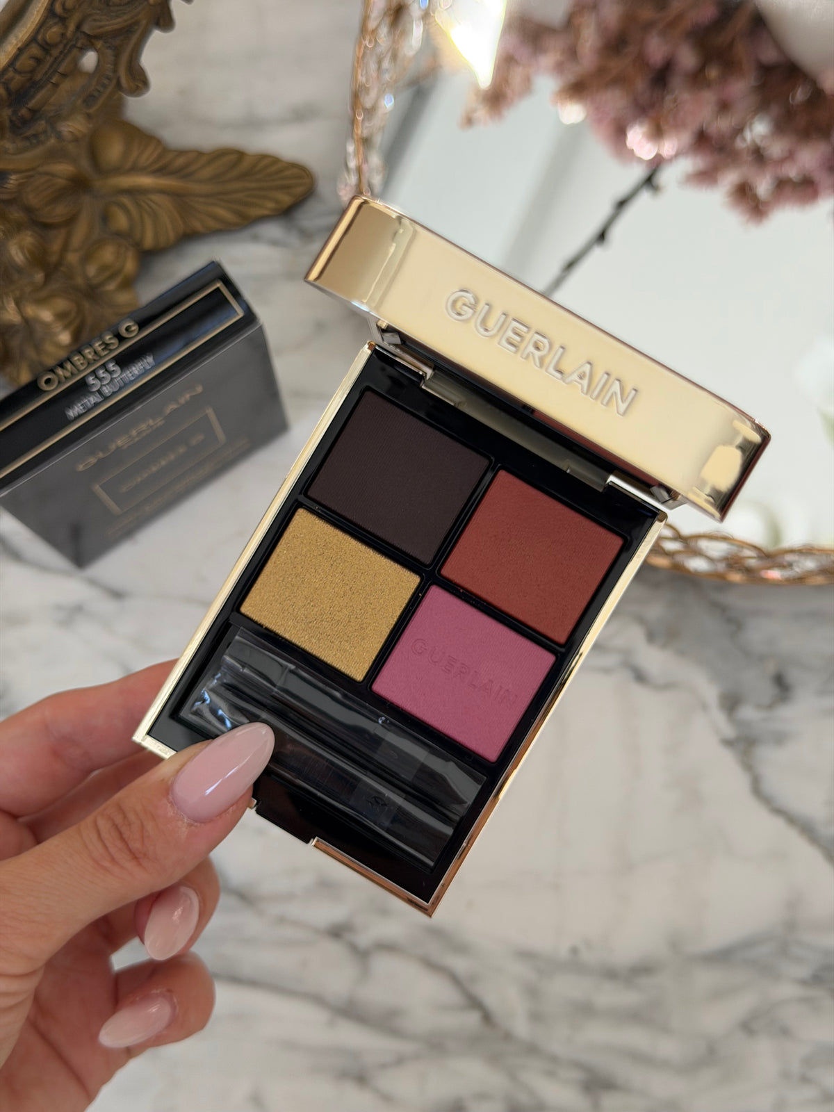 GUERLAIN Ombres G
Eyeshadow Quad
Multi-Effect, High Color & Long Wear (555)