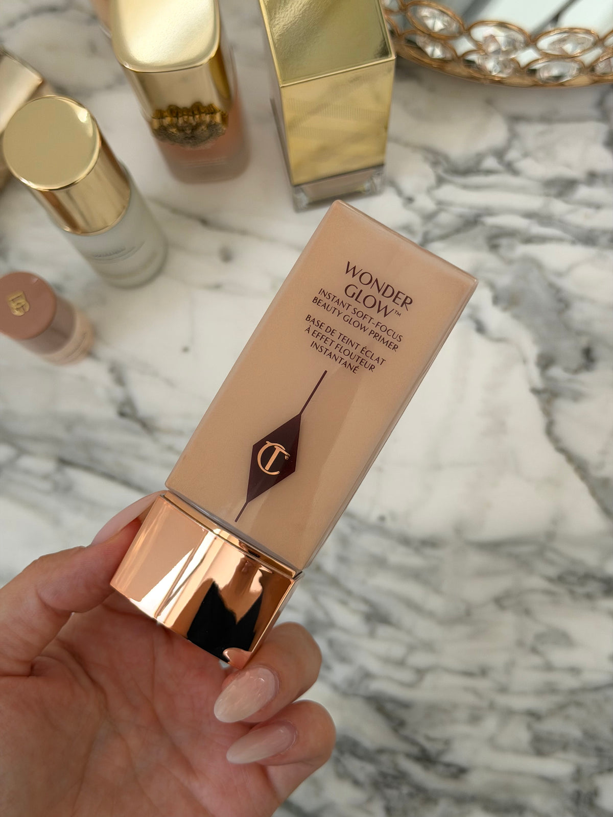 CHARLOTTE TILBURY
WonderGlow Primer
Instant Soft-Focus Beauty Glow