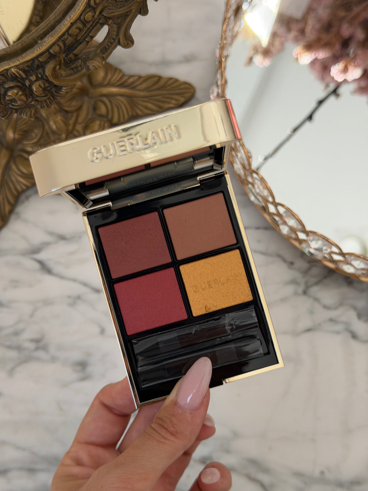 GUERLAIN Ombres G
Eyeshadow Quad
Multi-Effect, High Color & Long Wear (214)