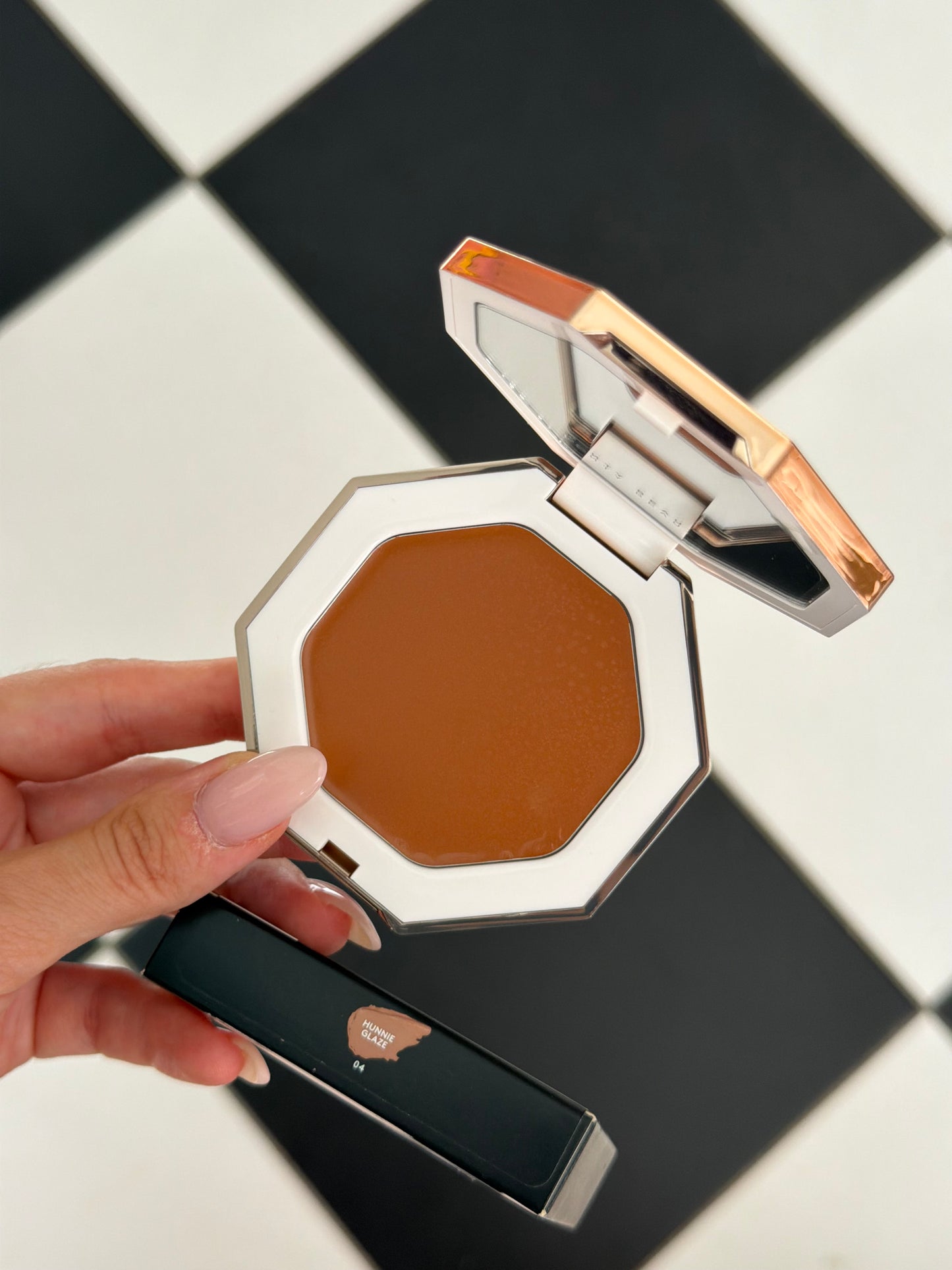 FENTY BEAUTY Cheeks Out Freestyle Cream Bronzer (04)