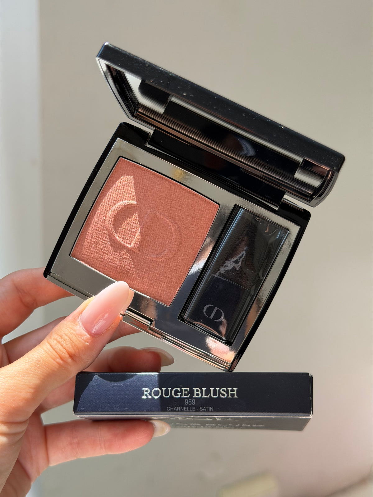 DIOR Rouge Blush Satin
Couture Colour Makeup - Long Wear (959)