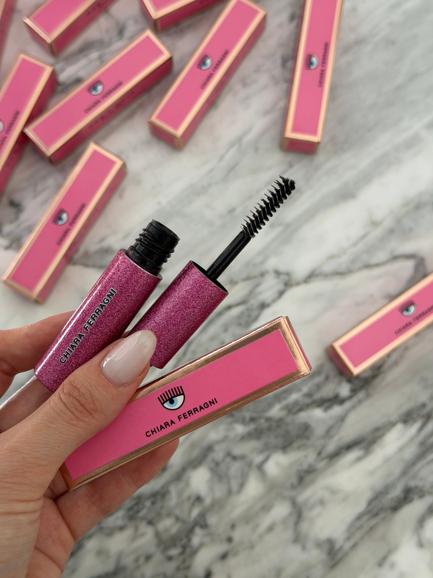 CHIARA FERRAGNI Brow Gel - Don’t Move