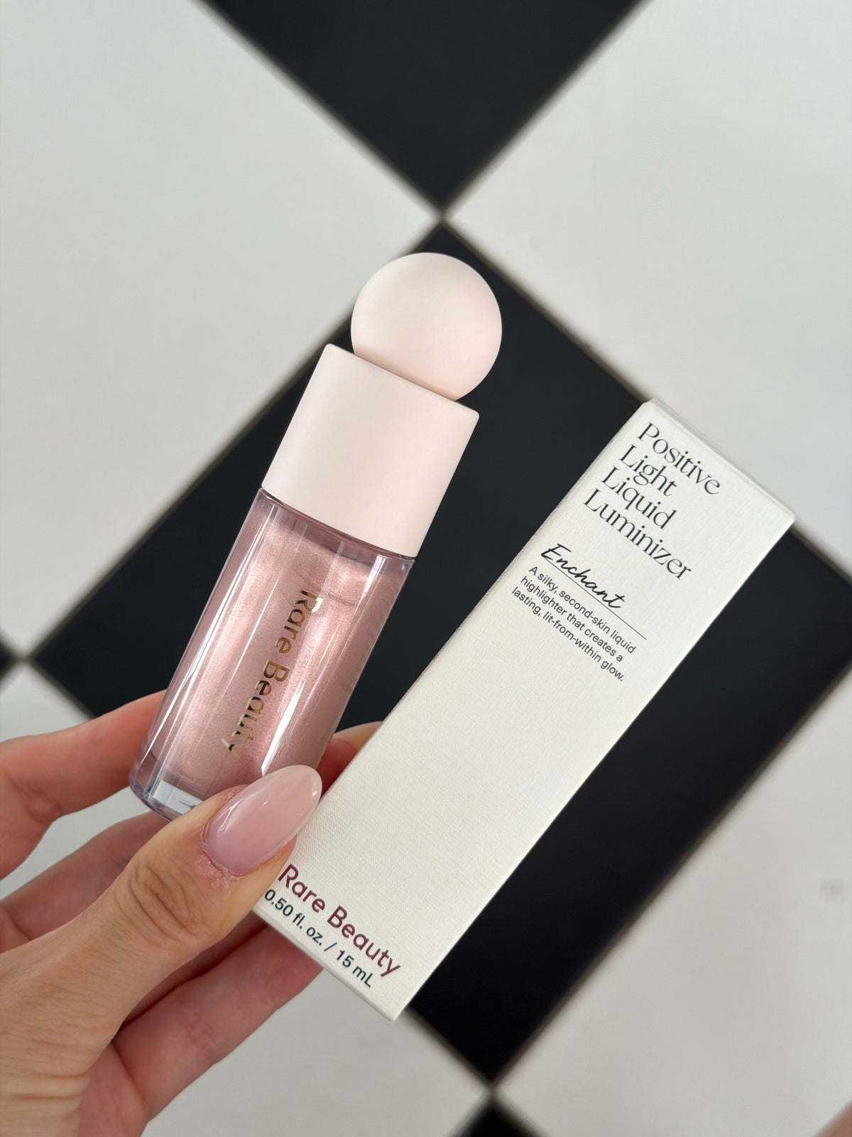 RARE BEAUTY Positive Light Liquid Luminizer - Enchant