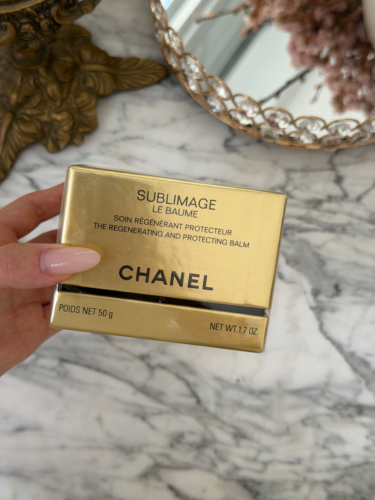CHANEL Sublimage Le Baume
Ultimate Protecting Balm: Reinvigorates and Comforts