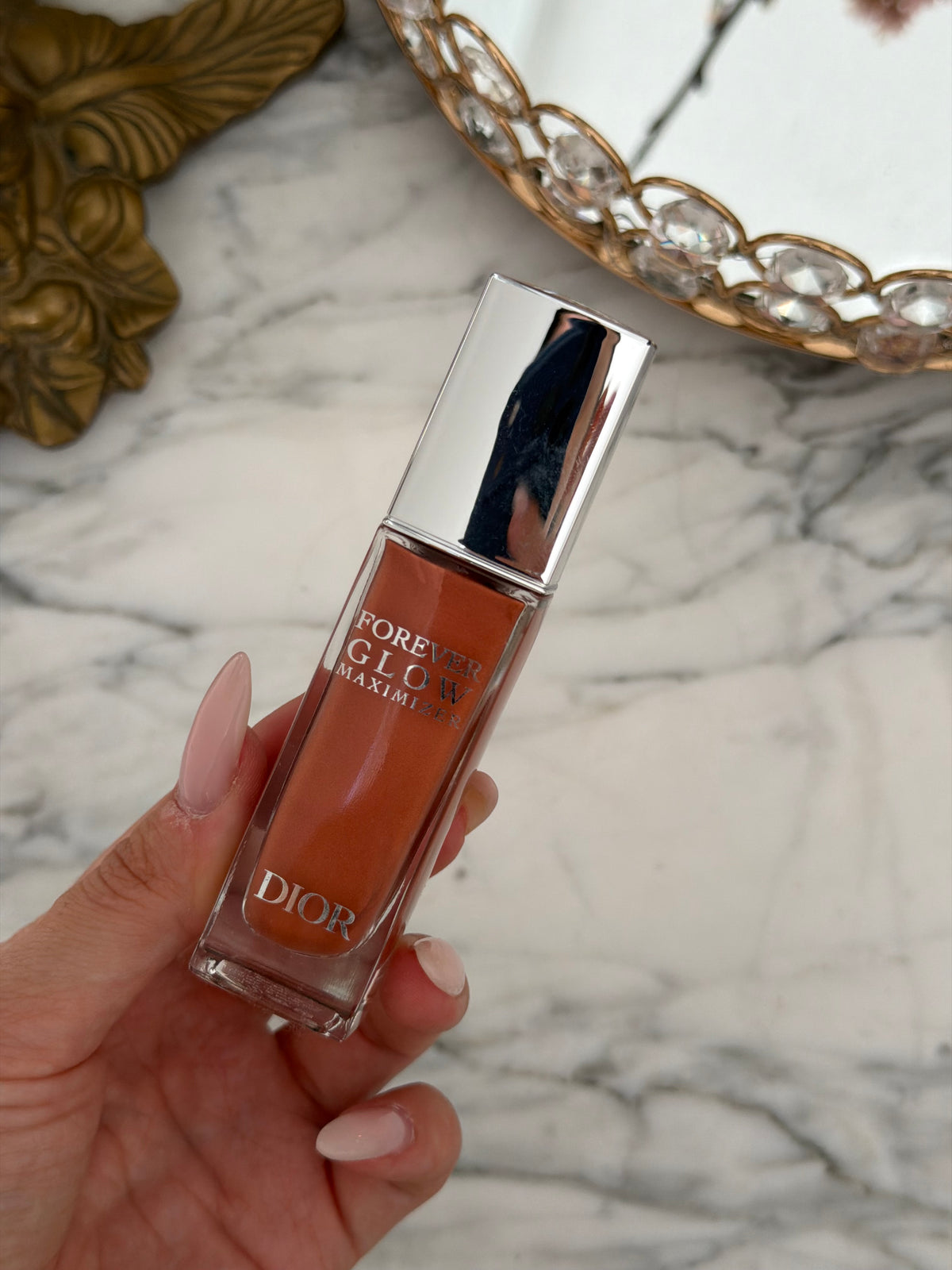 DIOR Forever Glow Maximizer (Copper)
Liquid Highlighter - Long Wear - Intense Luminous And Multi-Use