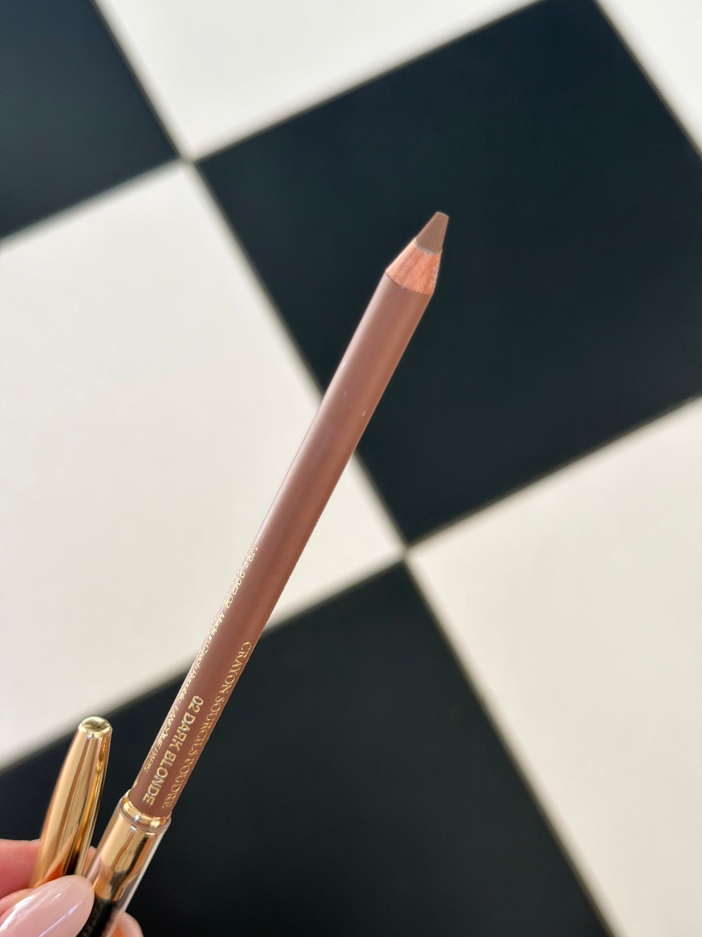 LANCÔME Brow Shaping Powdery Pencil (02)
Defined & Natural