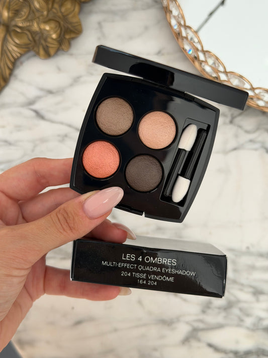 CHANEL Les 4 Ombres
Multi-Effect Quadra Eyeshadow (204)