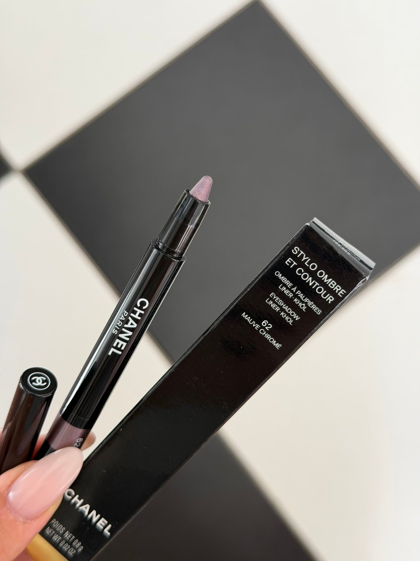 CHANEL Stylo Ombre Et Contour (62)
Eyeshadow – Liner – Khôl (Copy)
