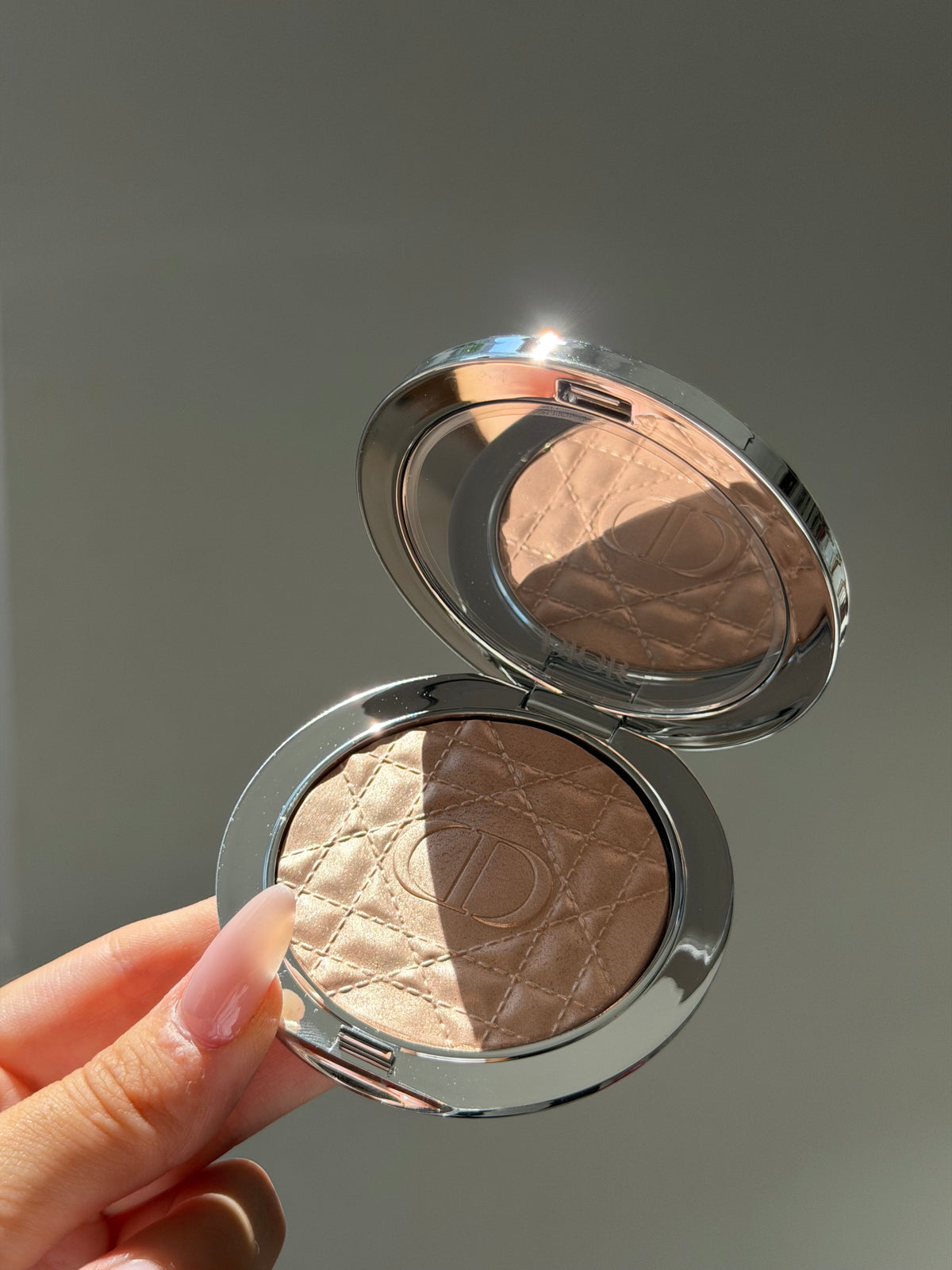 DIOR Forever Glow Luminizer - Illuminating Powder For Face (01)