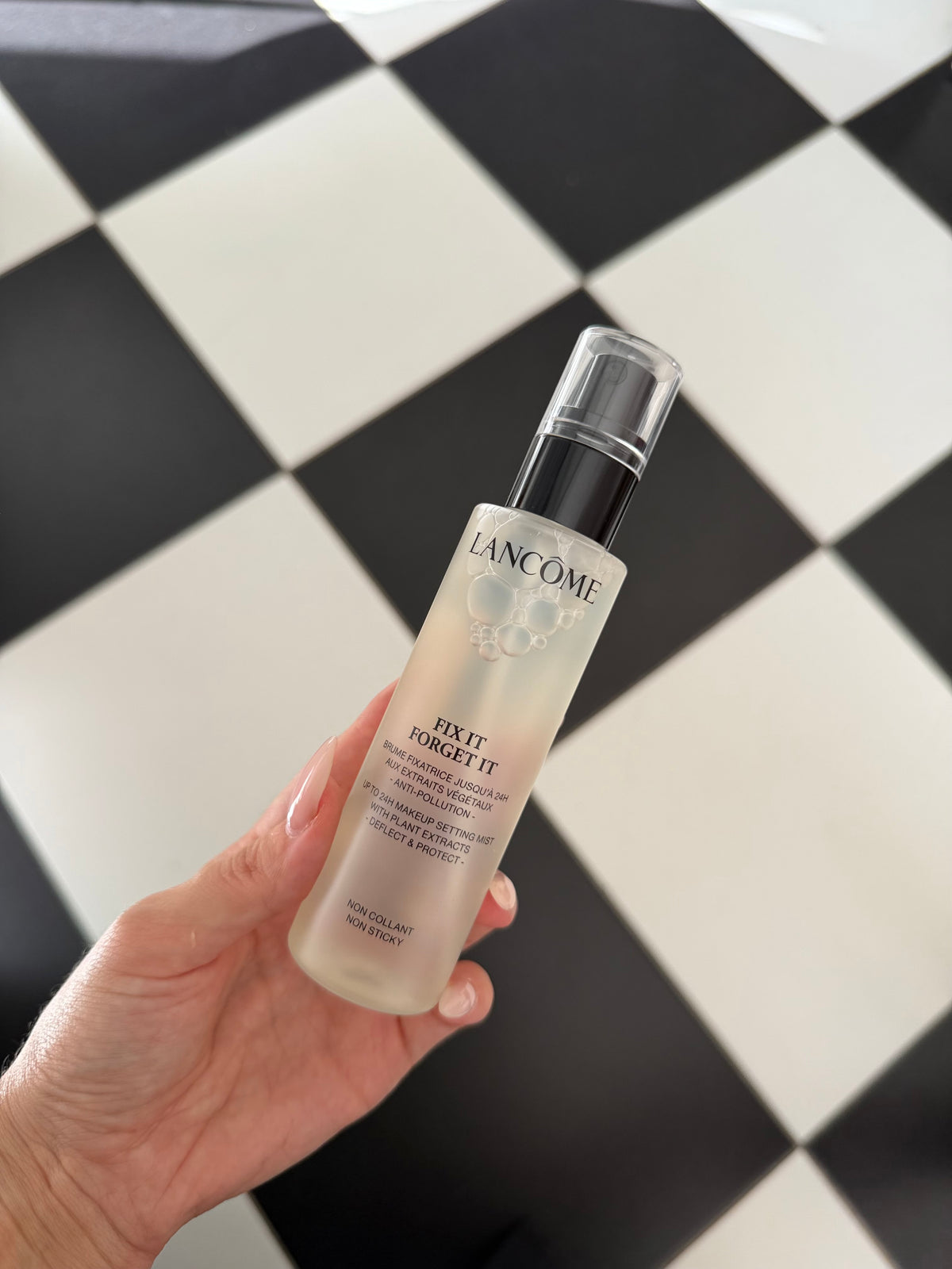 LANCÔME Fix It Forget It Makeup Setting Spray
Hydrating & 24H Makeup Extending