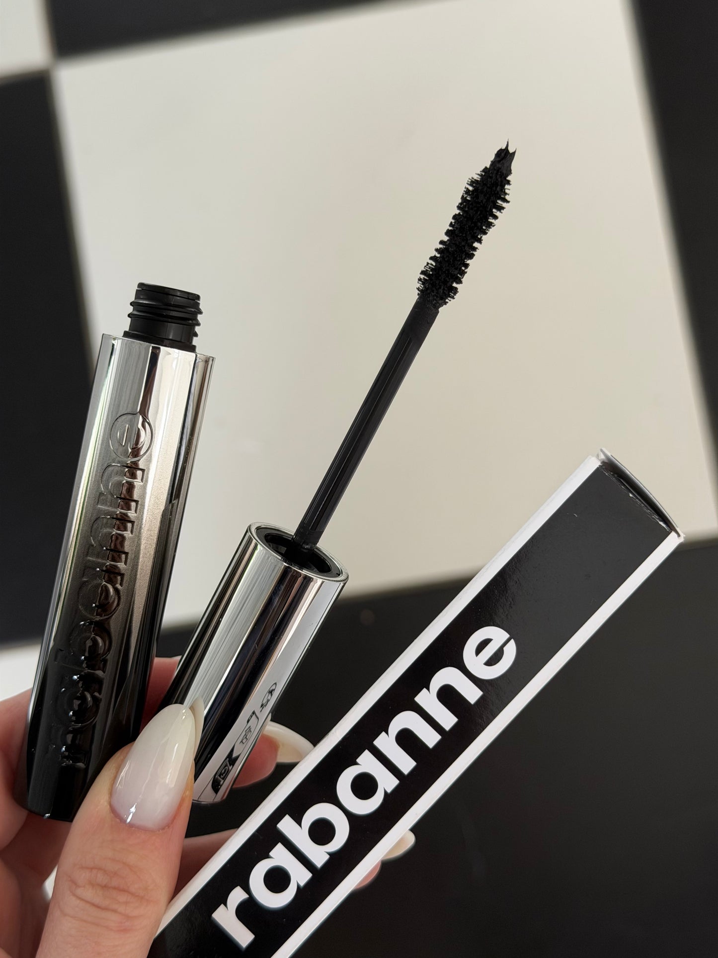 PACO RABANNE
Eyephoria Famous Mascara - Voluminizing 5-in-1