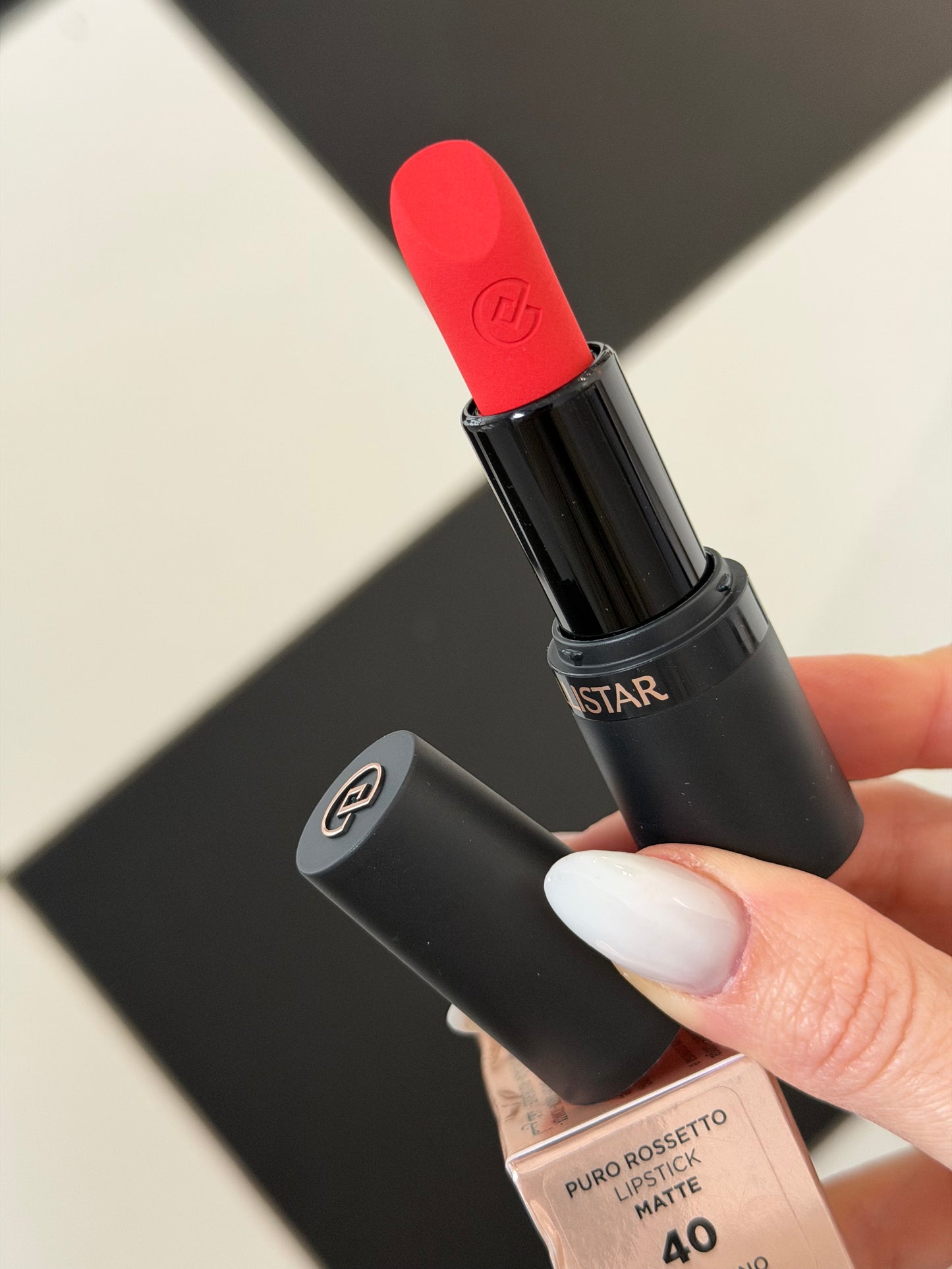 COLLISTAR
Puro Matte Lipstick (40)
Hydrated Lips With a Long-Lasting Matte Finish