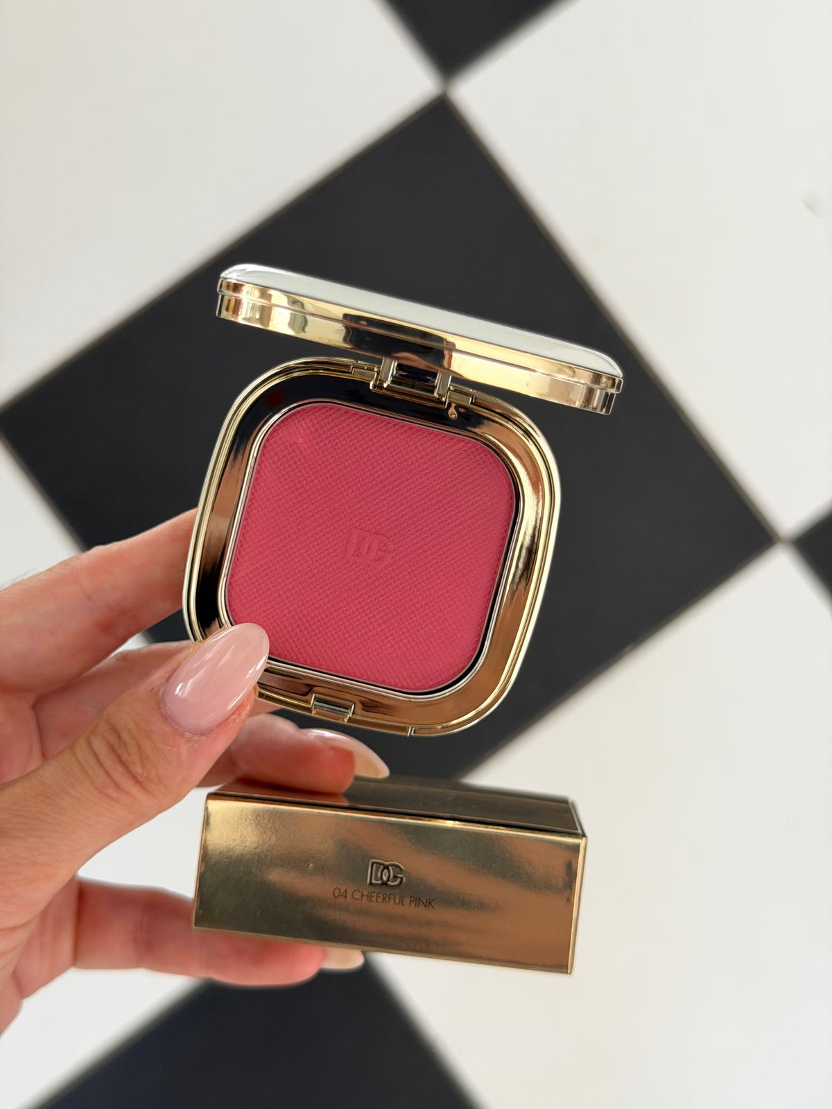 DOLCE&GABBANA
Cheek&Eyes Match - Lasting Blush & Eyshadow Powder (04)