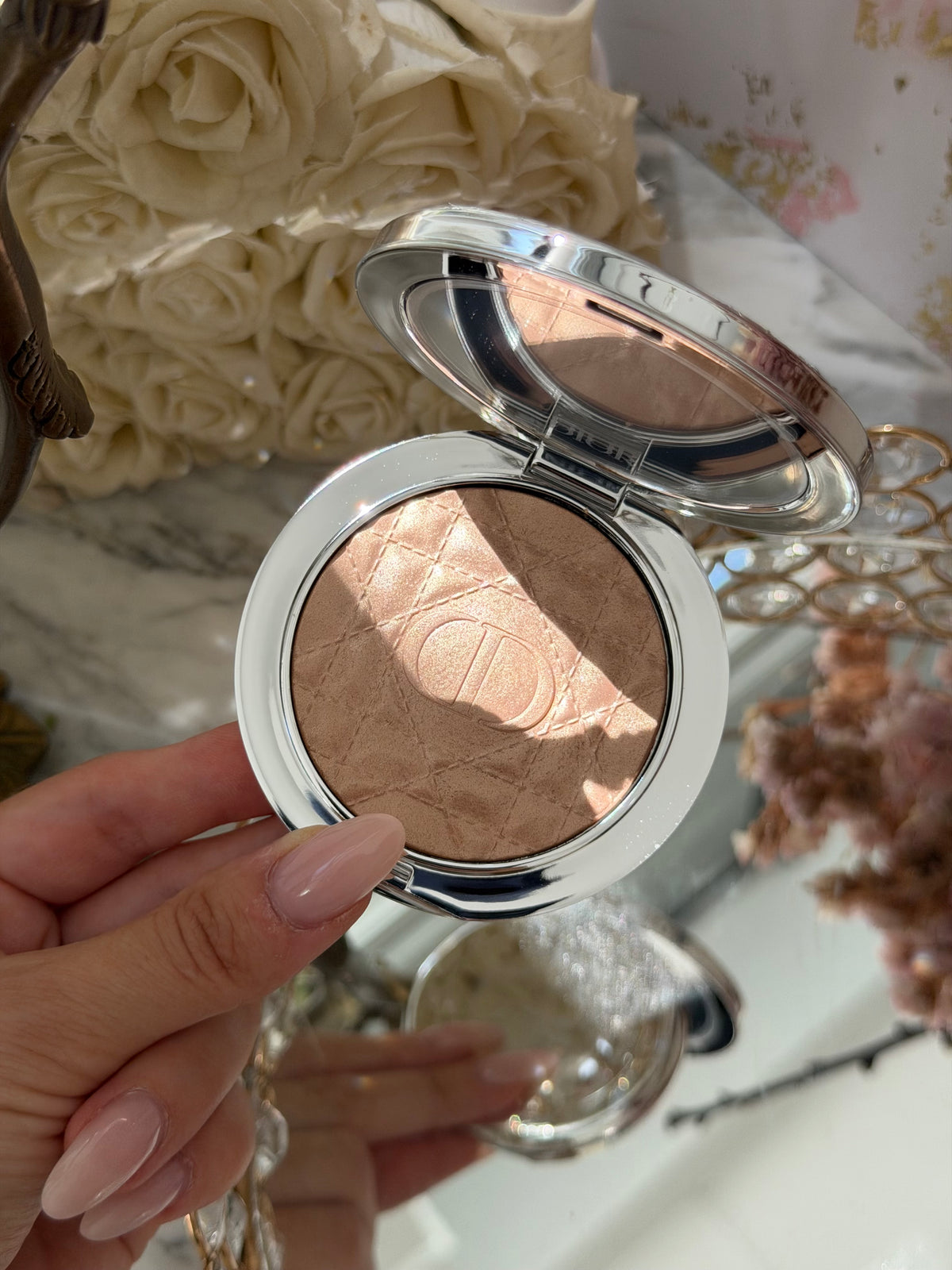 DIOR Forever Glow Luminizer - Illuminating Powder For Face (01)