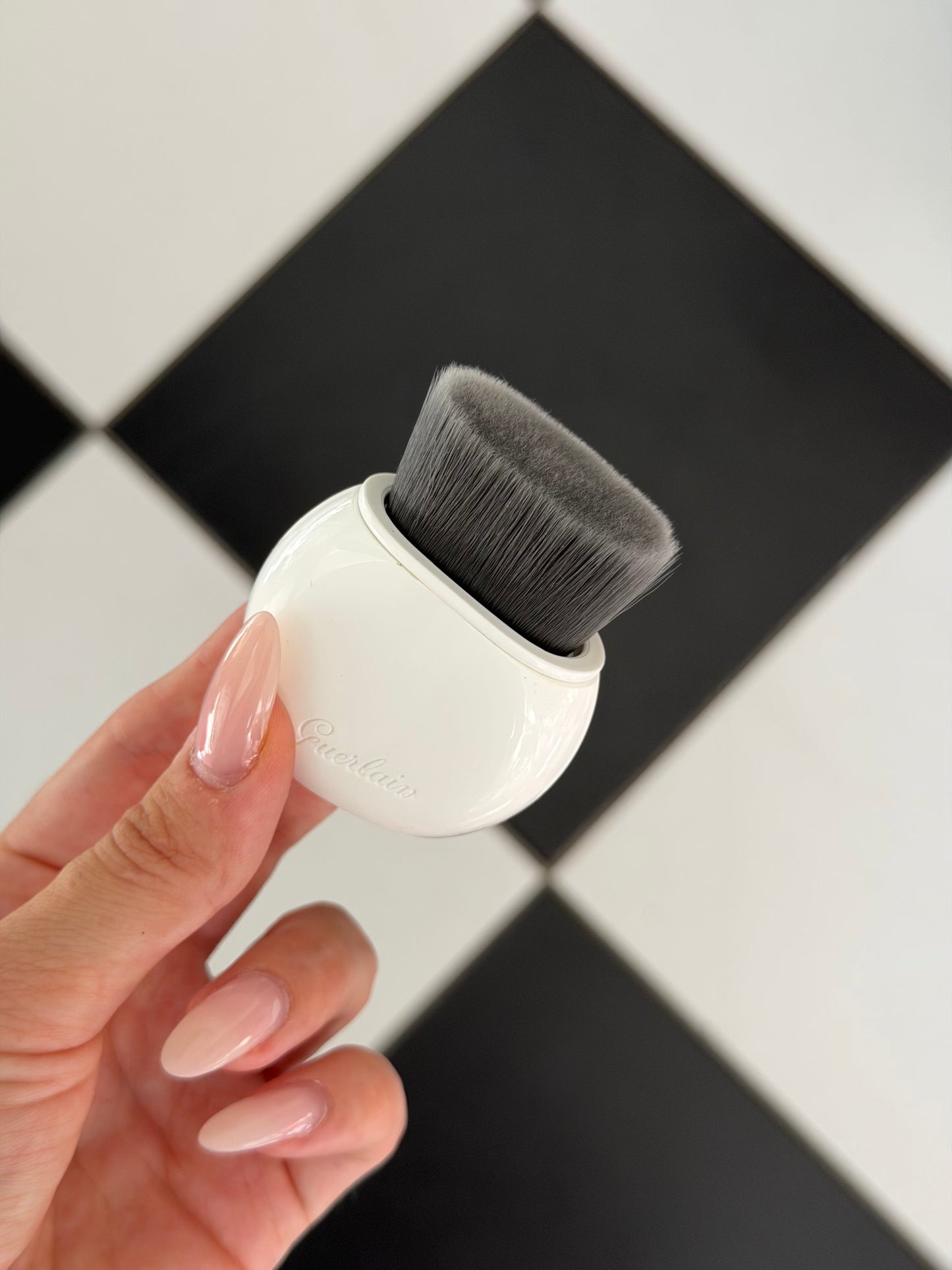 GUERLAIN
L'Essentiel Retractable Foundation Brush