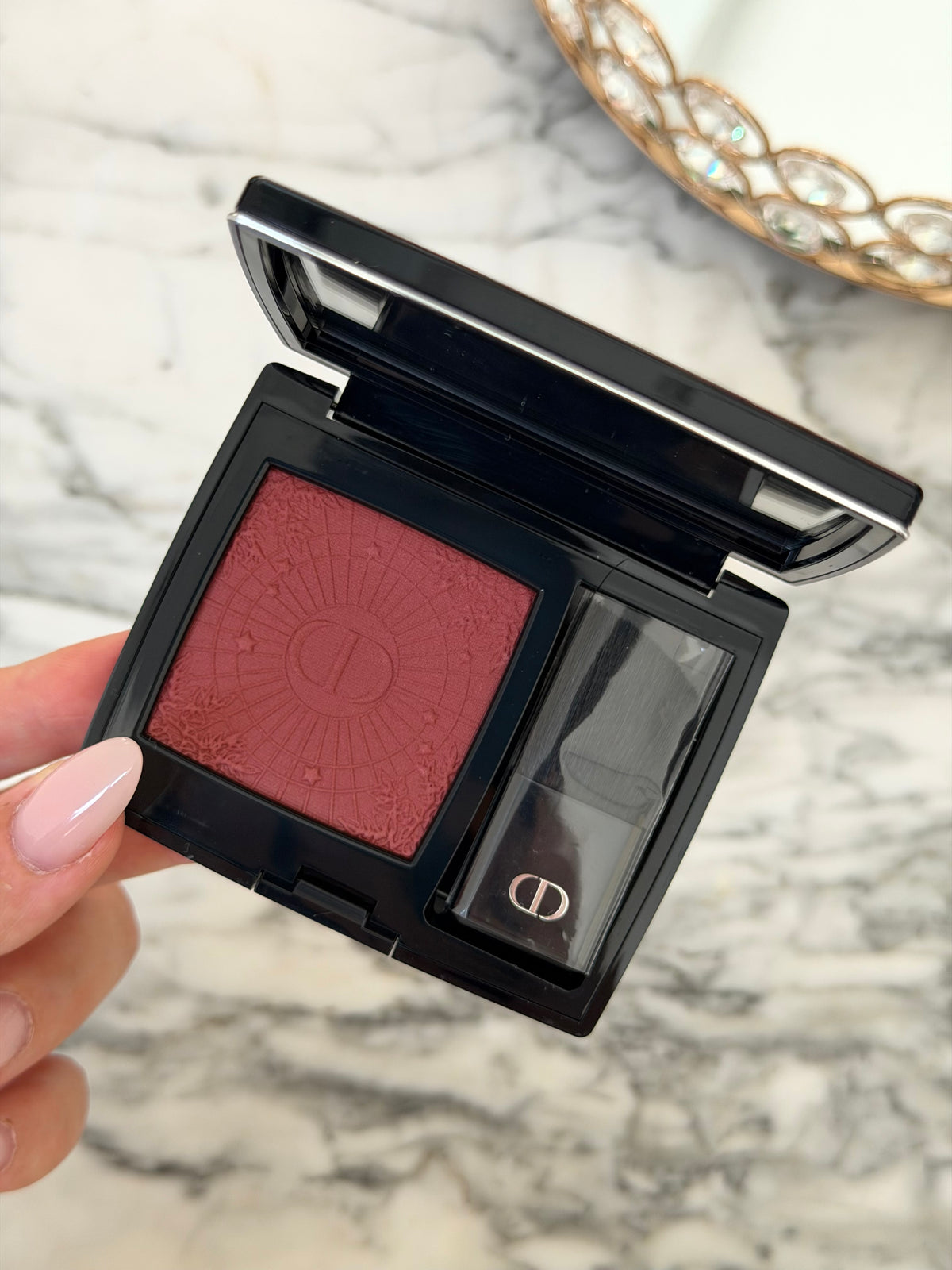DIOR Rouge Blush Satin
Couture Colour Makeup - Long Wear (826)